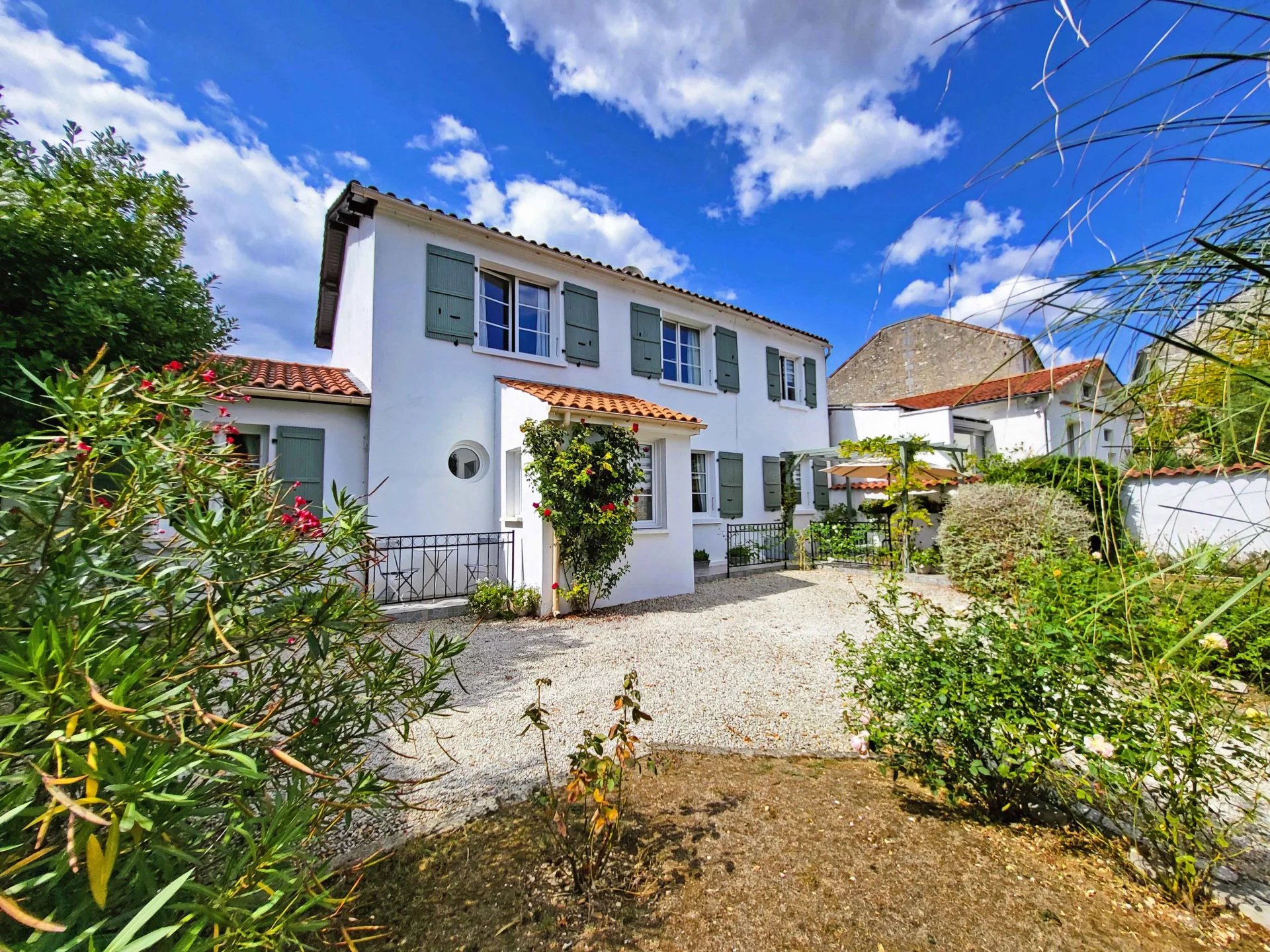 House in Jarnac - view 1