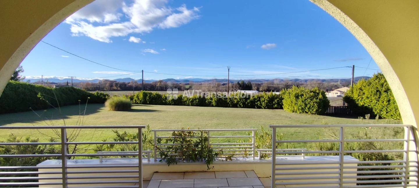 Maison 163m2, plain pied, piscine, terrain constructible