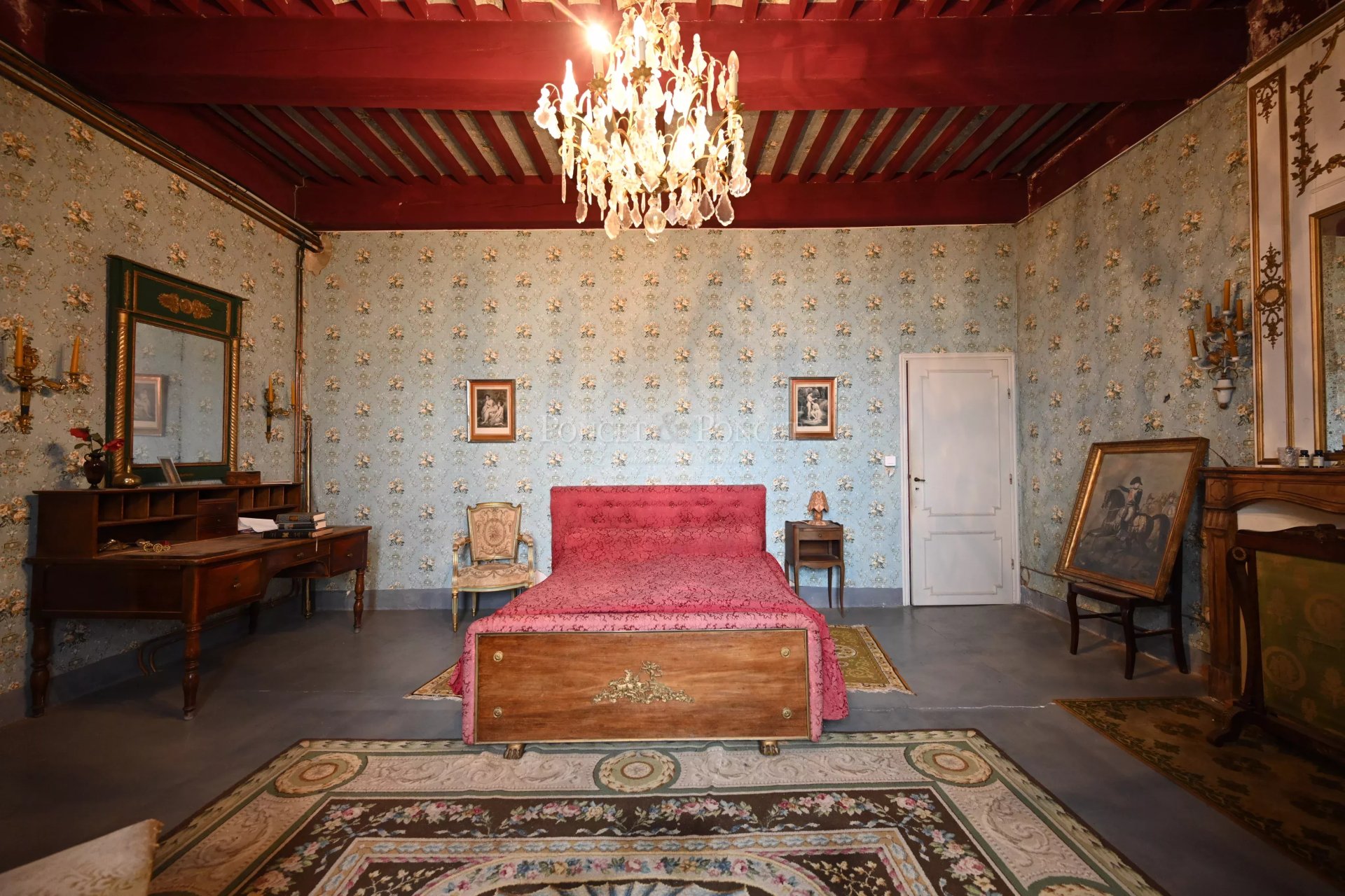 7 Bedroom Chateau's Image 20