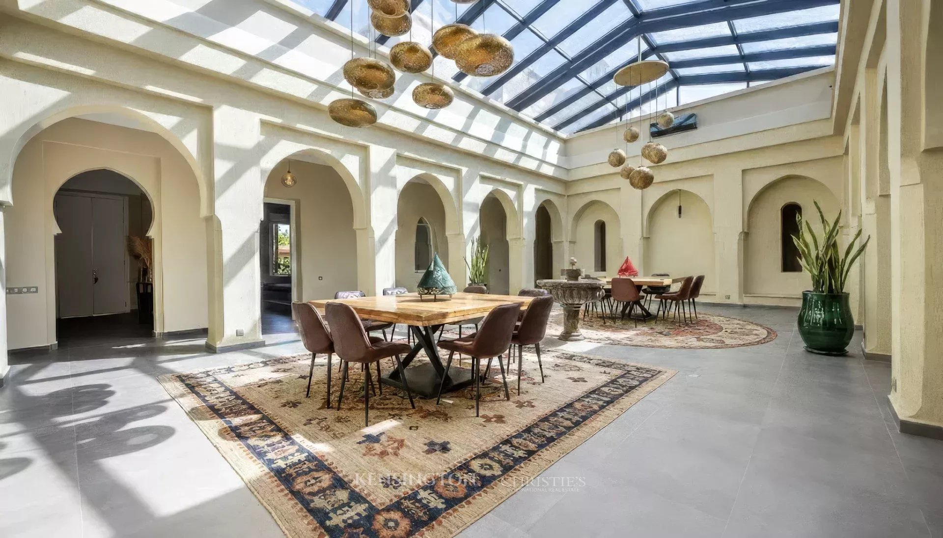 6 Bedroom Villa/Townhouse's Image 4