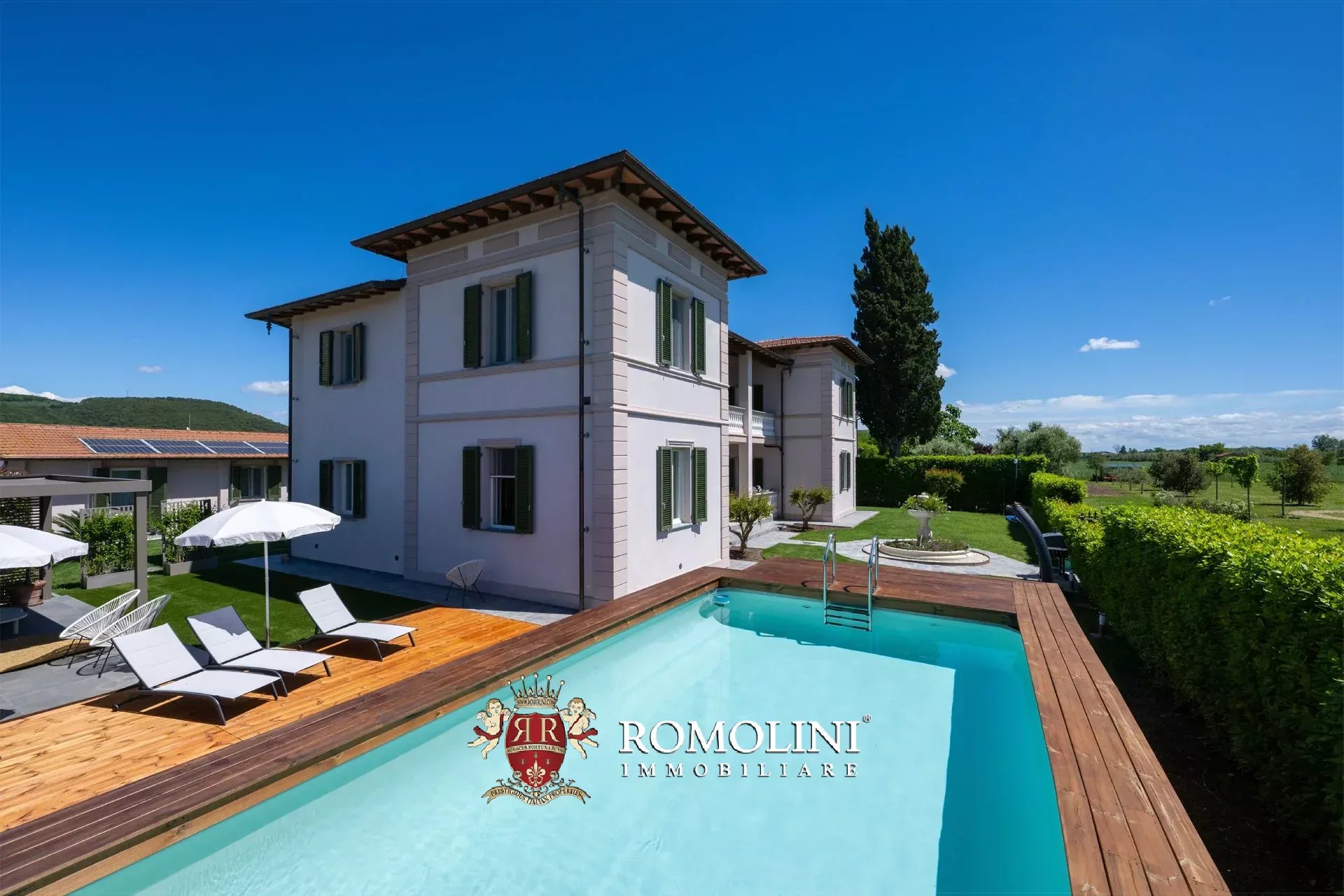 6 Bedroom Villa/Townhouse's Image 18