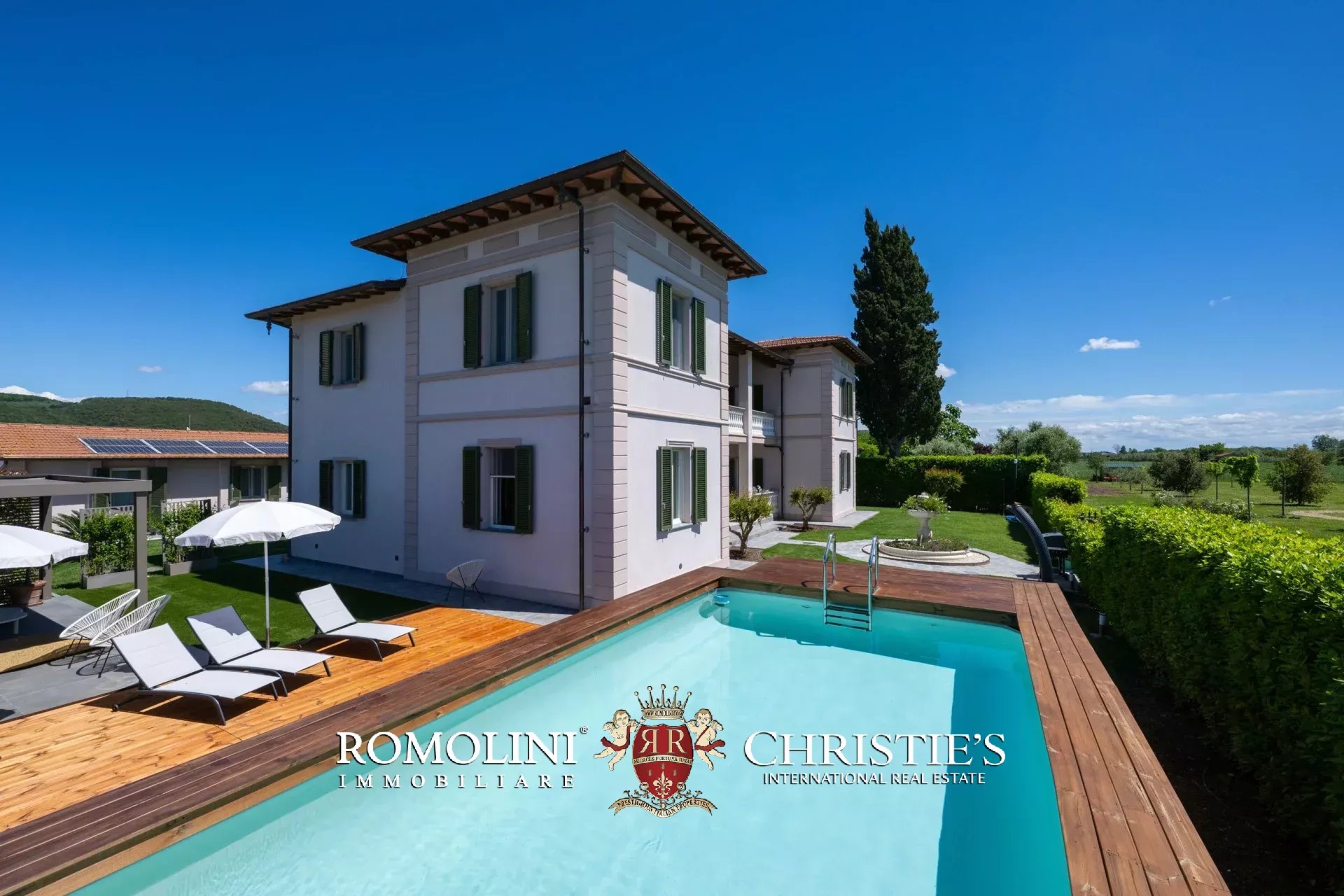6 Bedroom Villa/Townhouse's Image 18