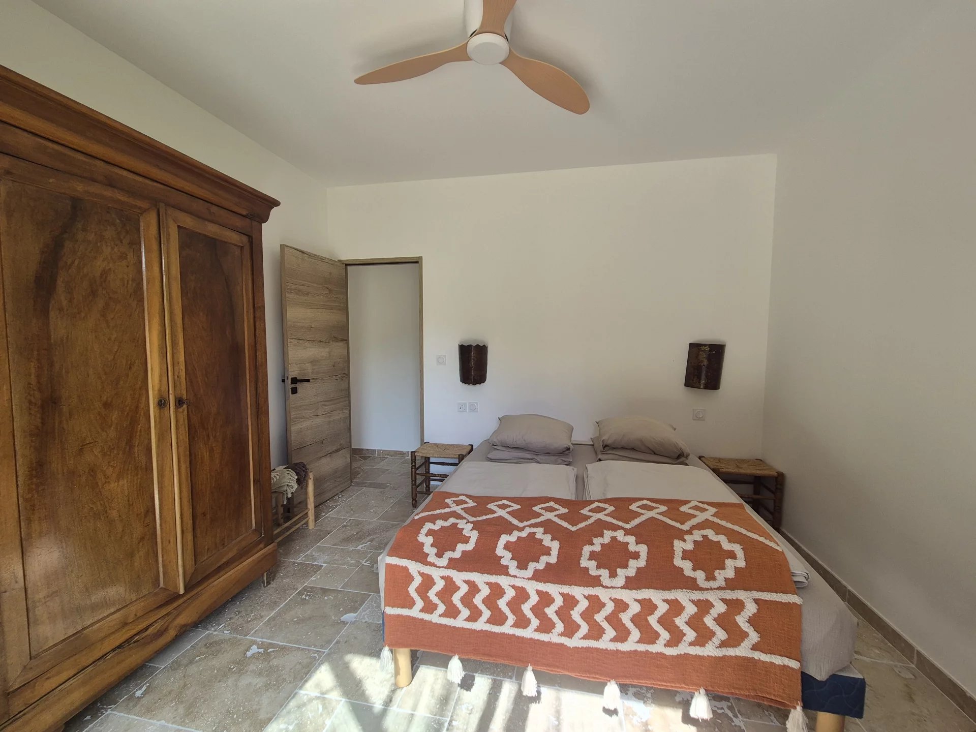 Villa and 4 gites in Cotignac, unique layout with pool house and pool