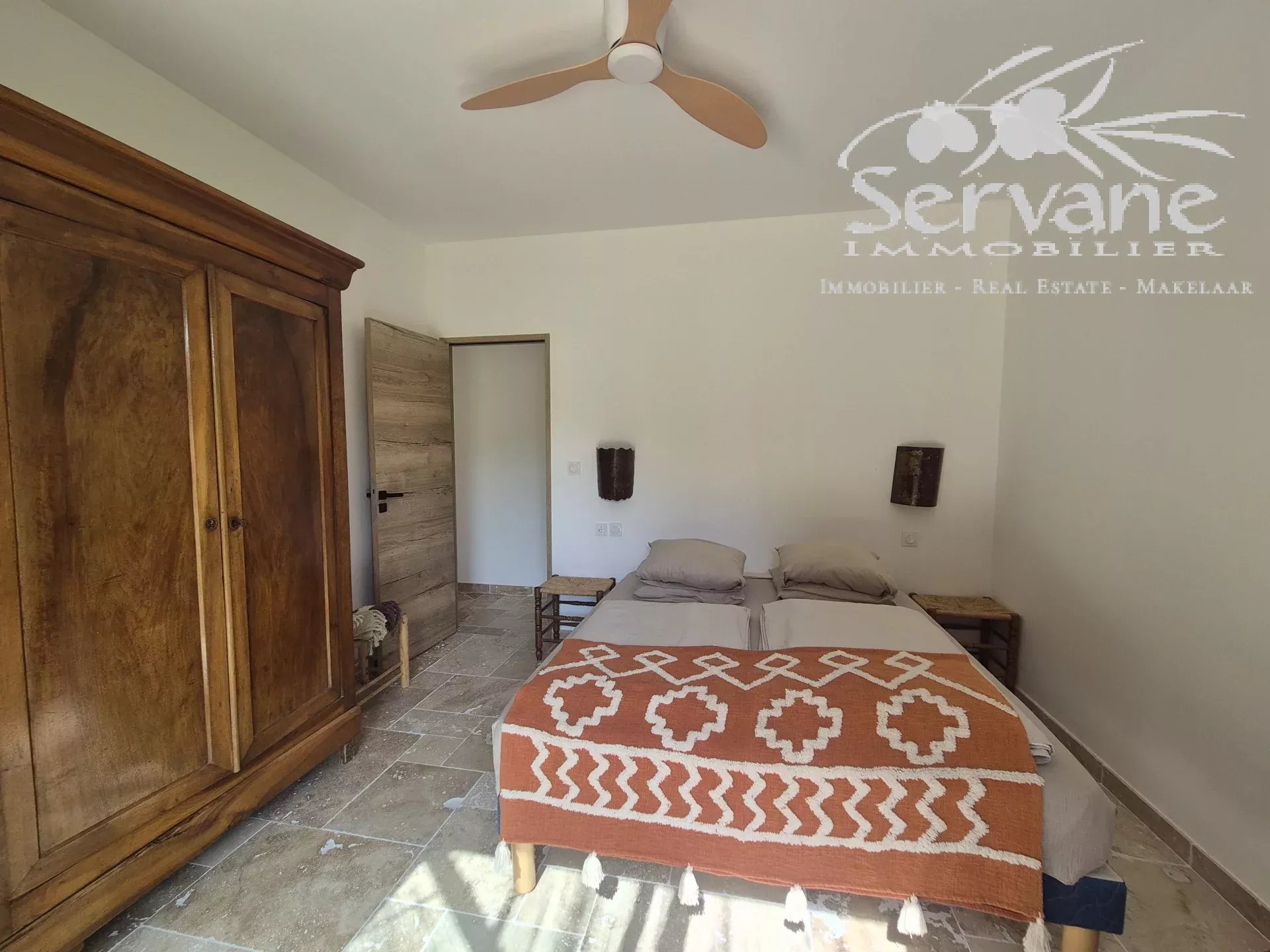 Villa and 4 gites in Cotignac, unique layout with pool house and pool