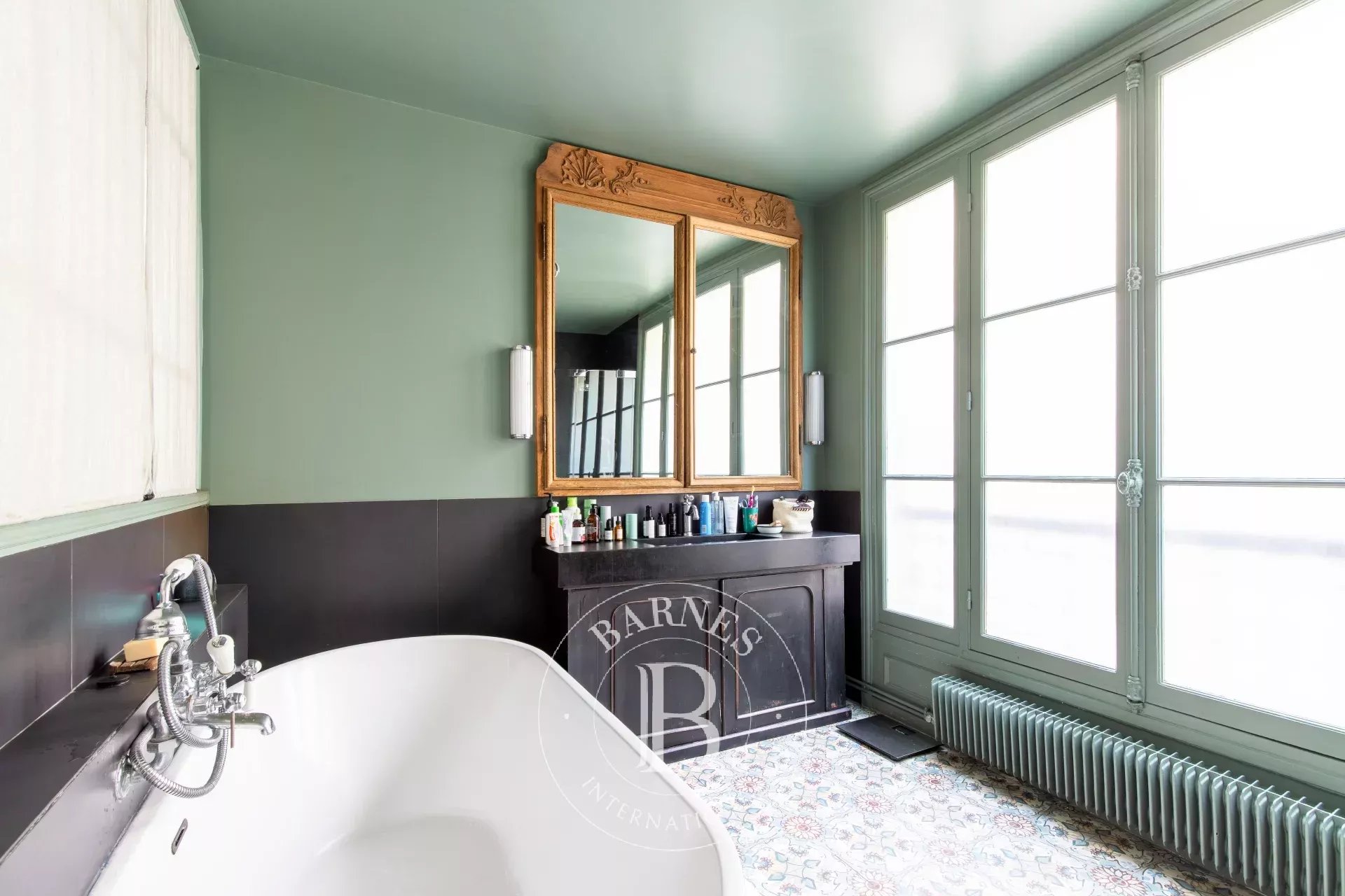 Apartment for sale - Paris 3 - 3 bedrooms - unobstructed views - lift - concierge - picture 17