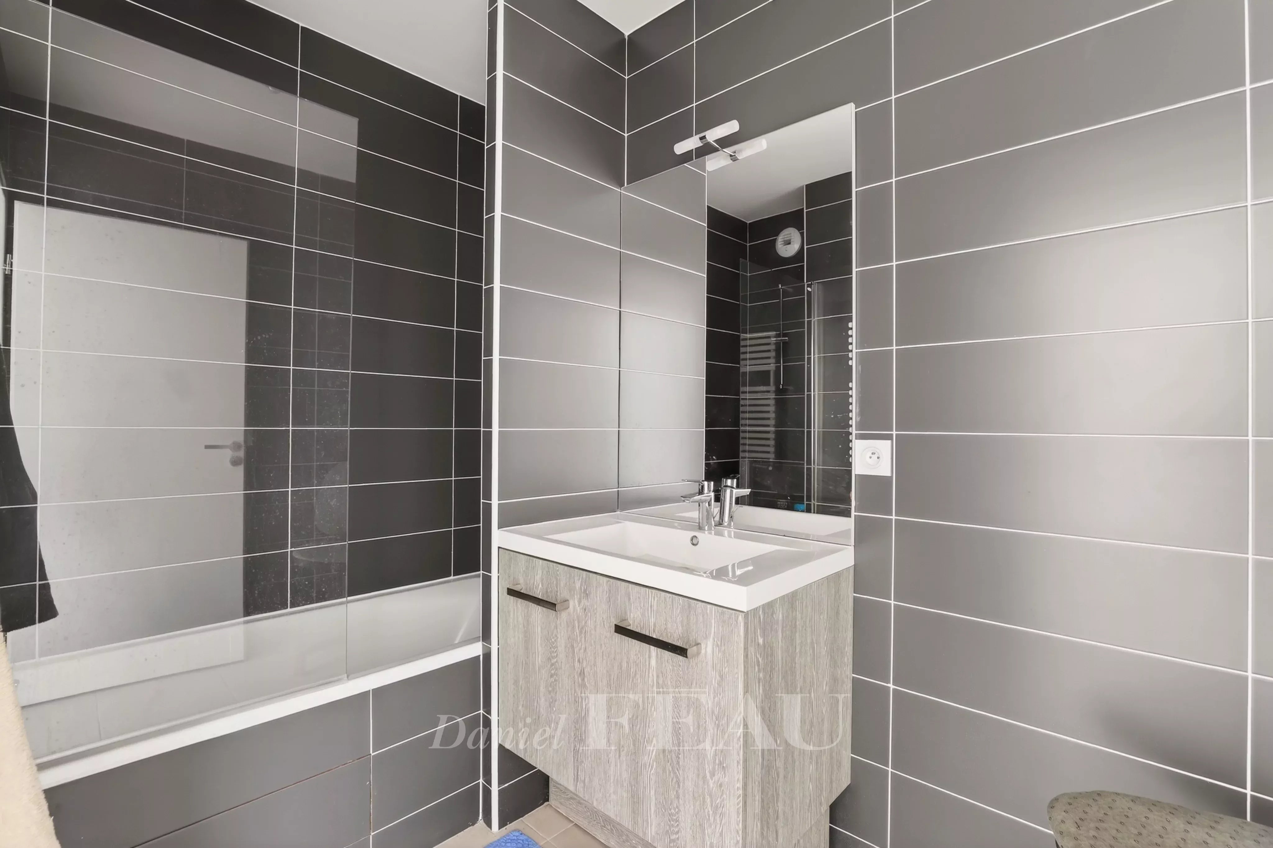Sale Apartment Garches