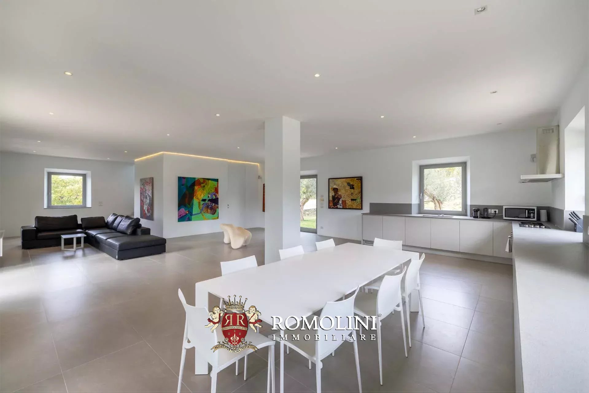 7 Bedroom Villa/Townhouse's Image 100
