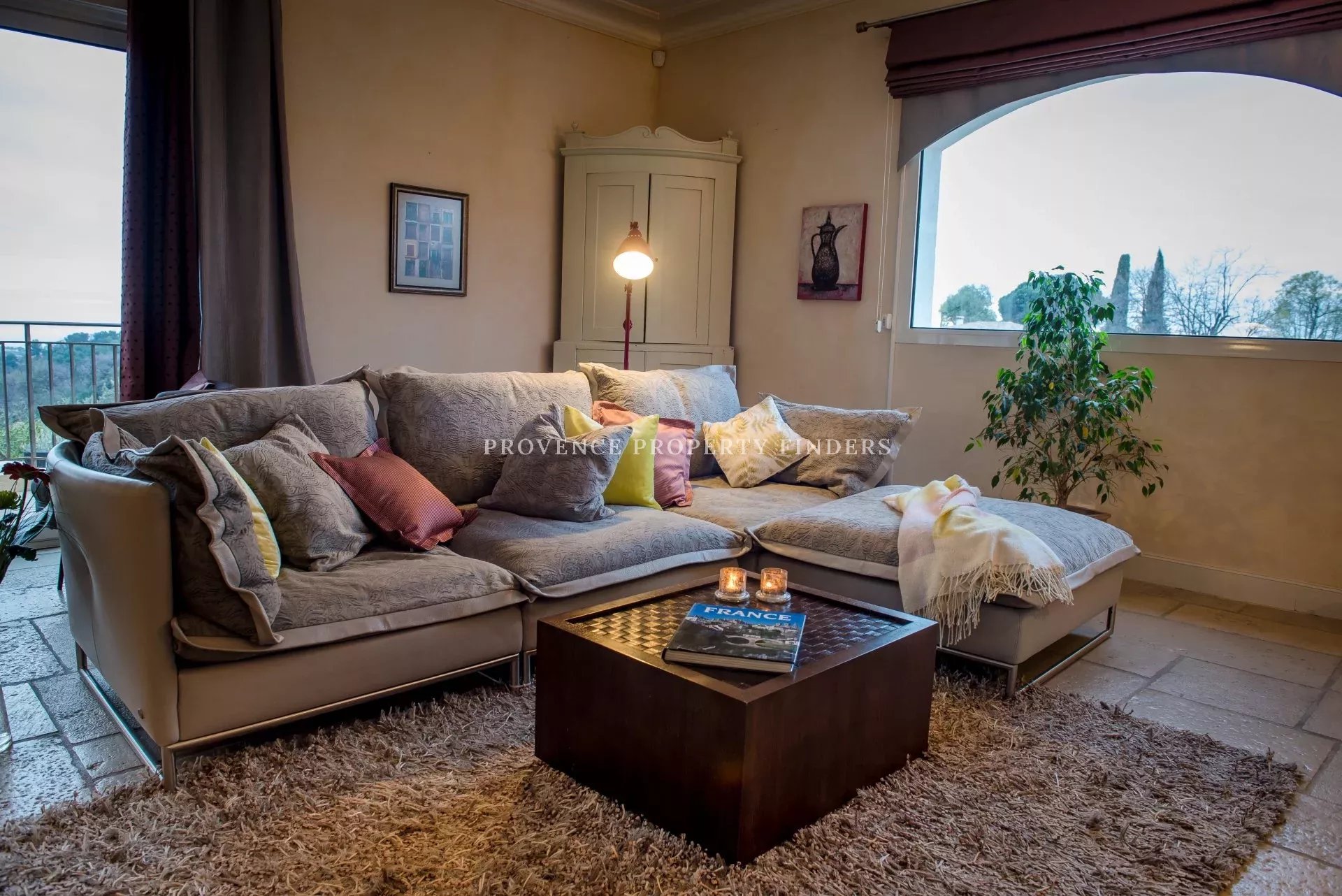 Agence immobilière de 