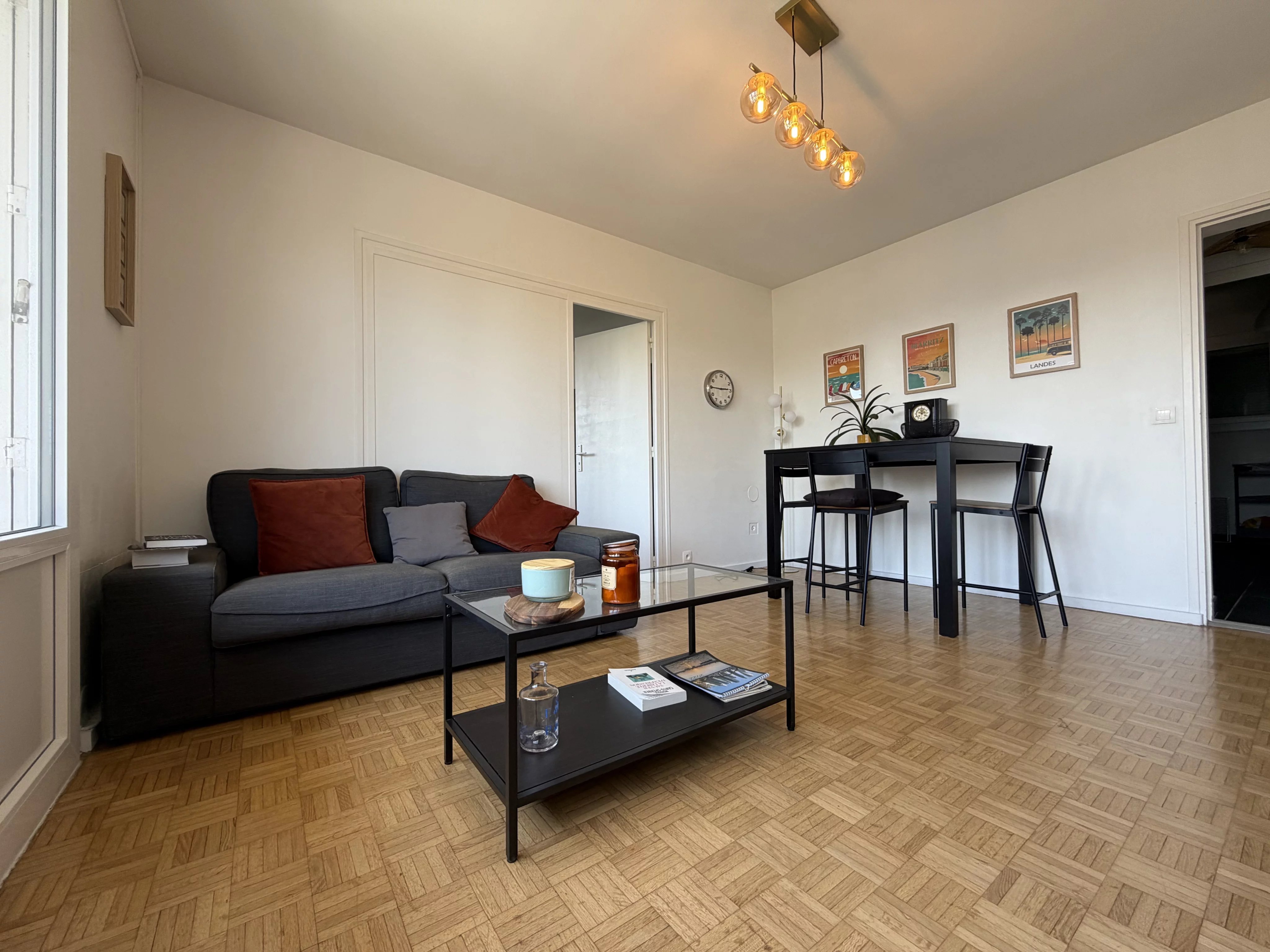 PAU - APPARTEMENT T4 AVEC BALCON - VUE SUR LES PYRENEES