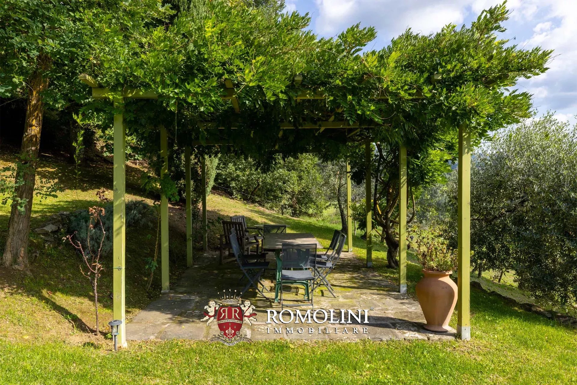 5 Bedroom Vineyard's Image 12