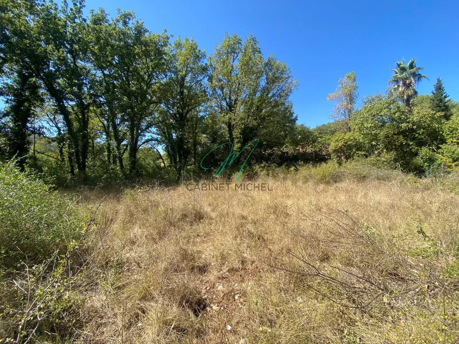 ROQUEFORT-LES-PINS : BUILDING LAND