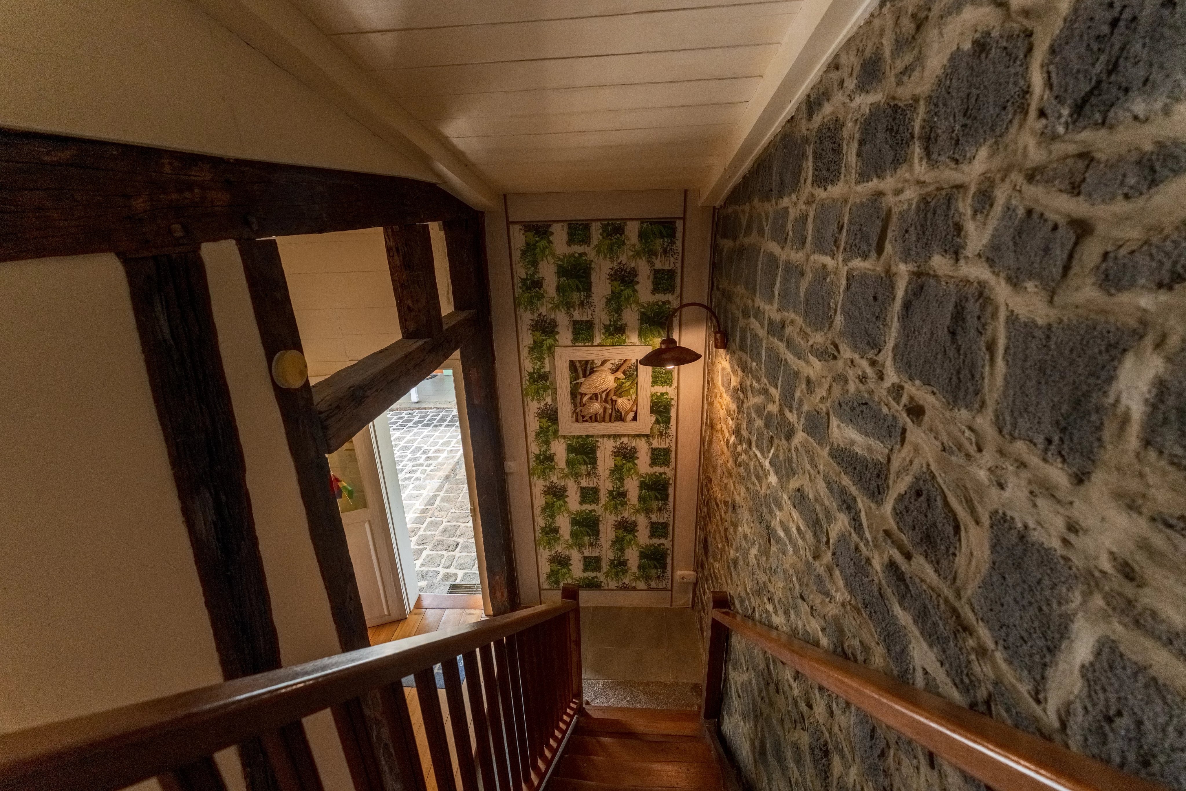 Ev Port Louis - picture 17