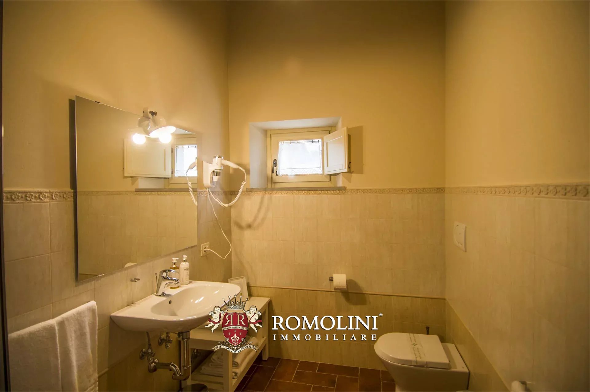 9 Bedroom Villa/Townhouse's Image 29