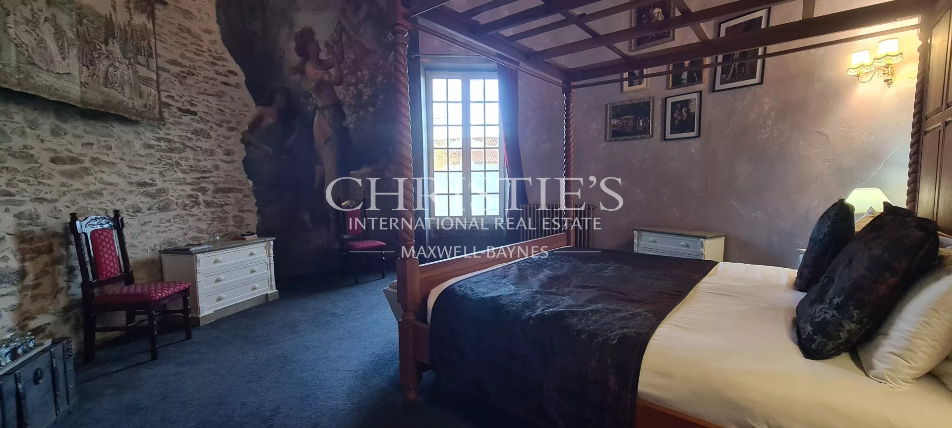 10 Bedroom Chateau's Image 25