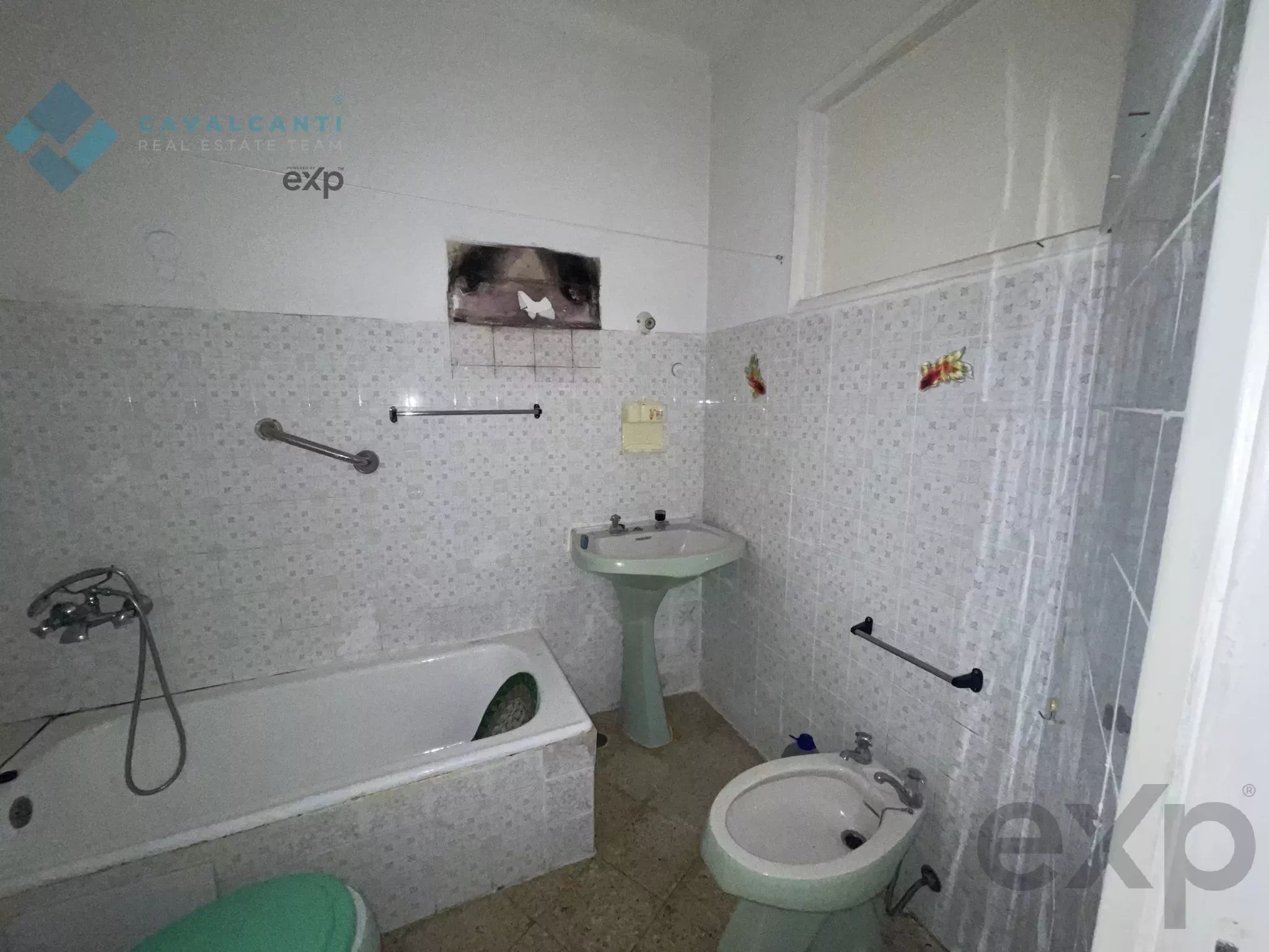 T2 to remodel - Carnaxide | Ideal for own home or investment 2790-005 image 28