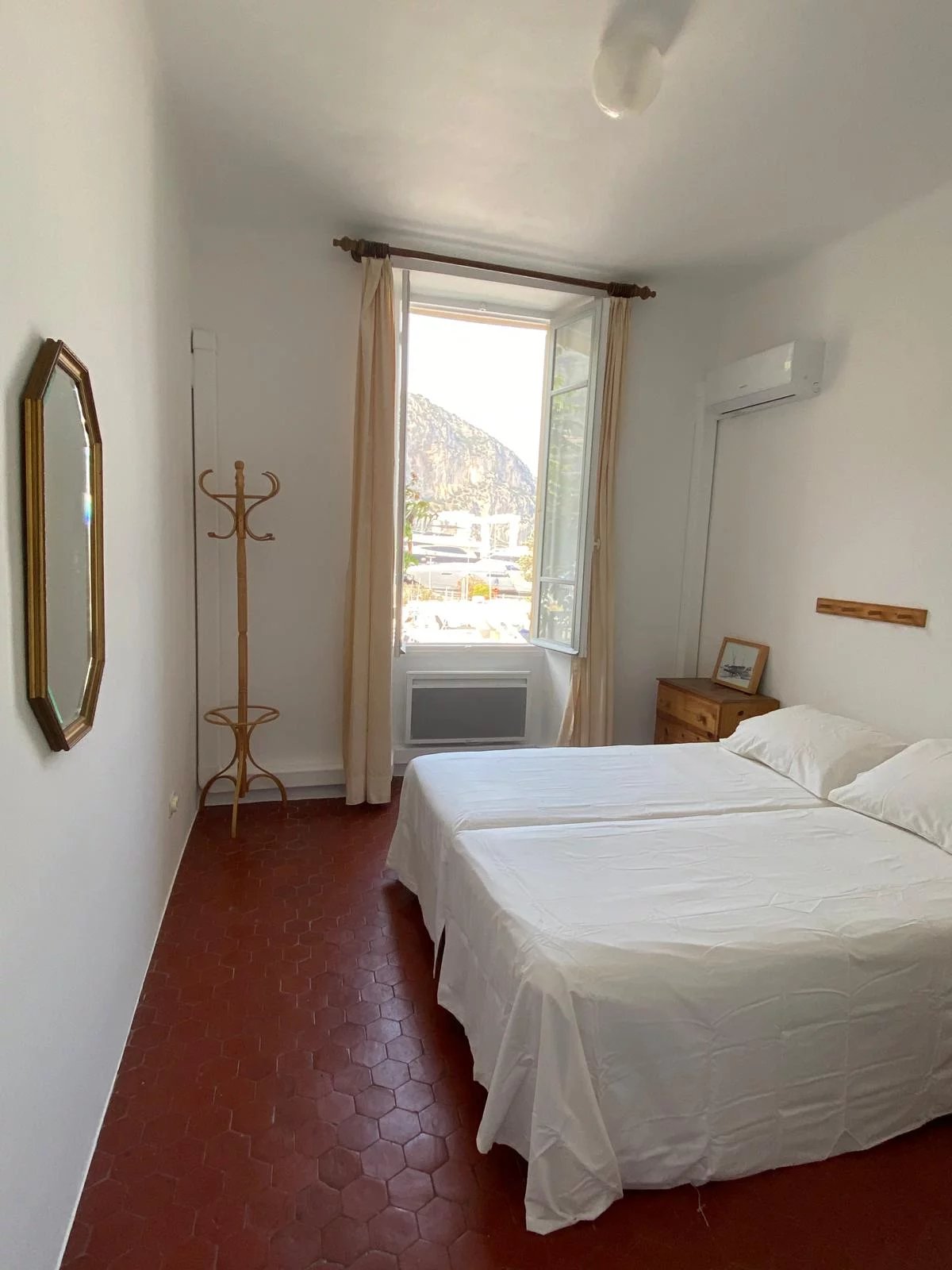 Unique apartment in the port of Beaulieu sur Mer