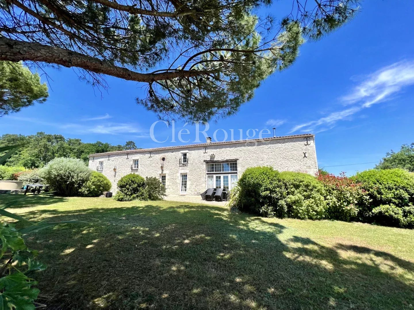 House in Ligueux - view 1