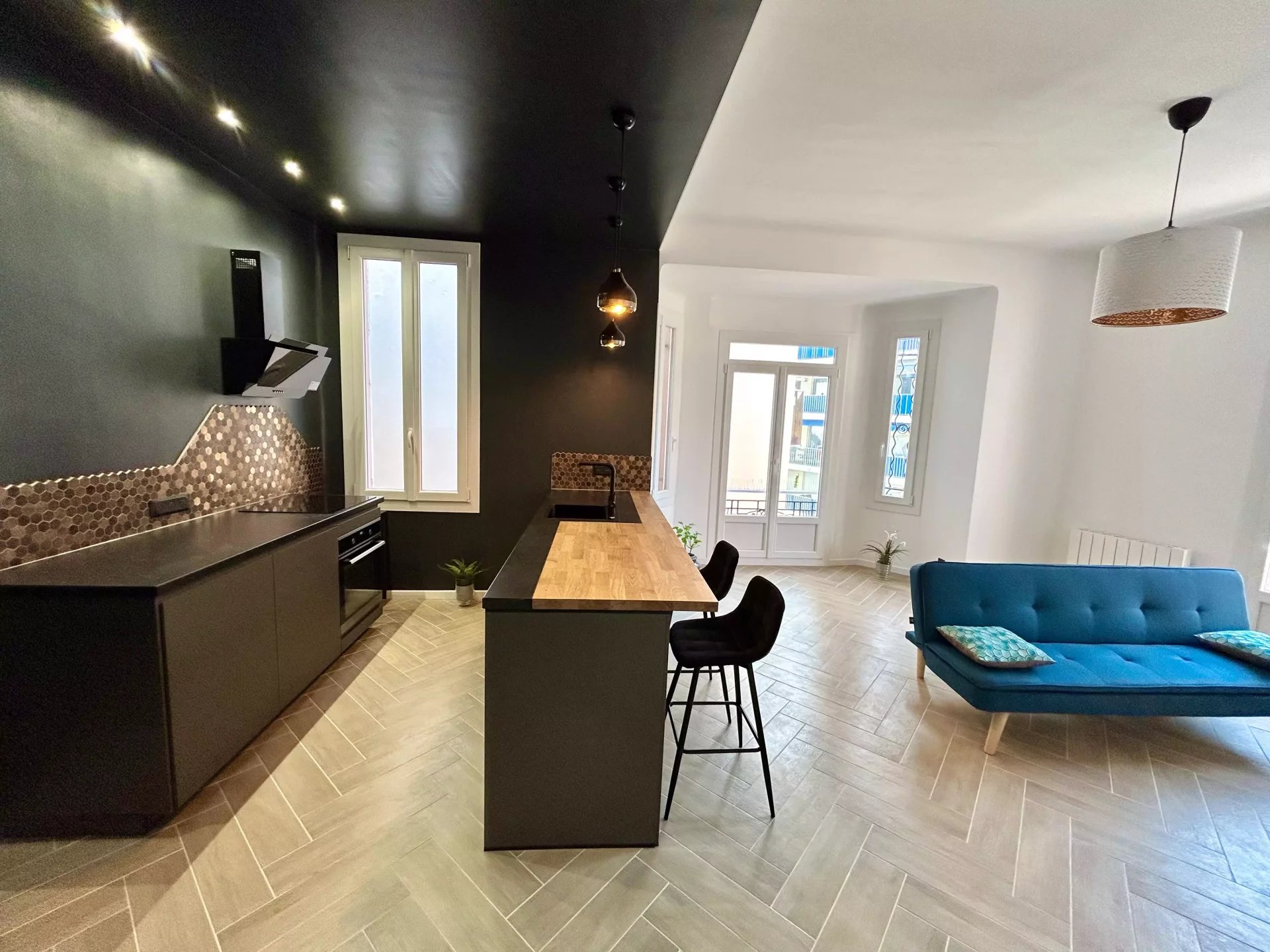 Bel appartement rénové à pied des plages