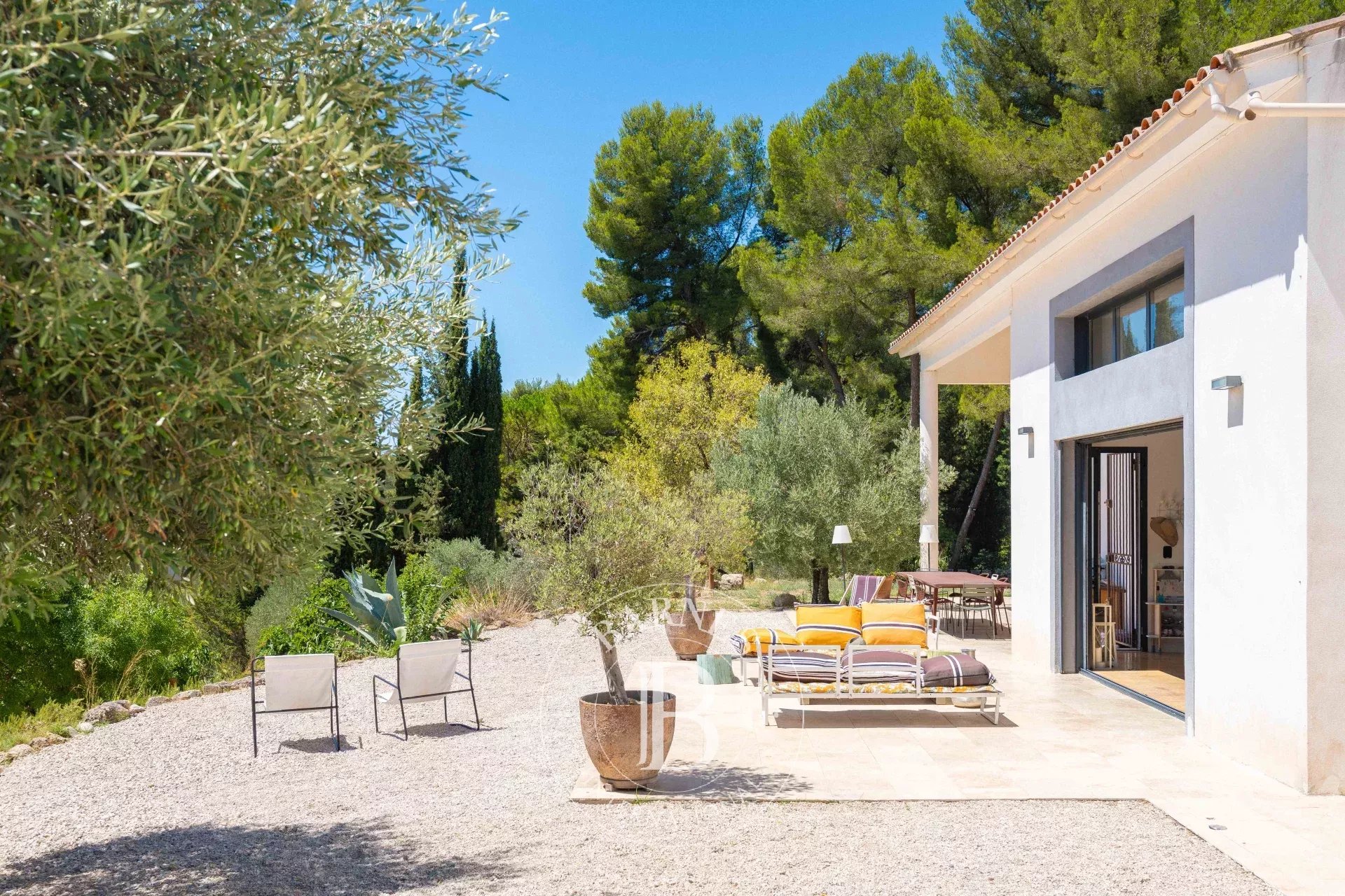 Aubagne  - Maison 7 Pi&egrave;ces 5 Chambres - picture 8