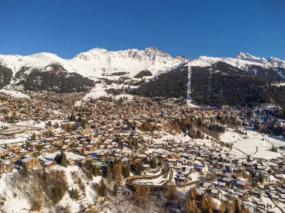 Terrain constructible avec permis en force