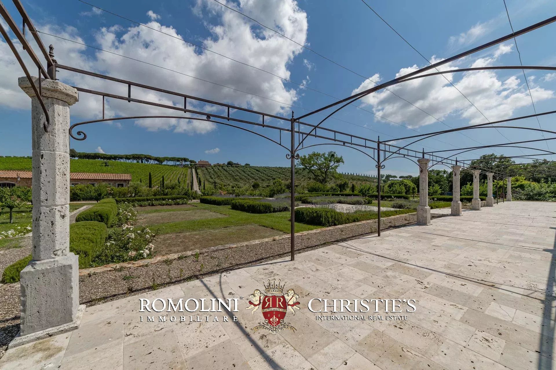 17 Bedroom Villa/Townhouse's Image 25