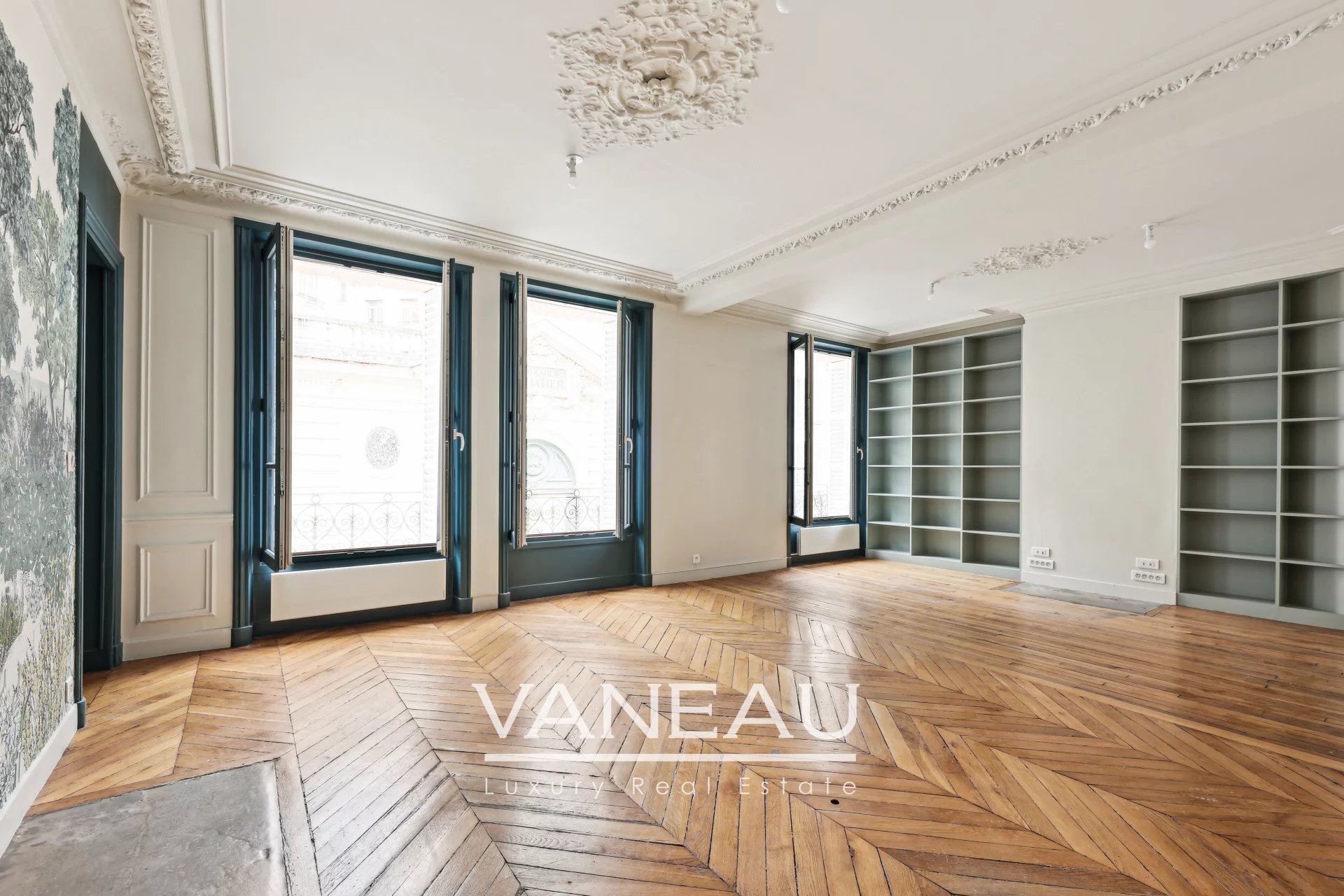 Elegant 4-5 room apartment in Paris 6th district