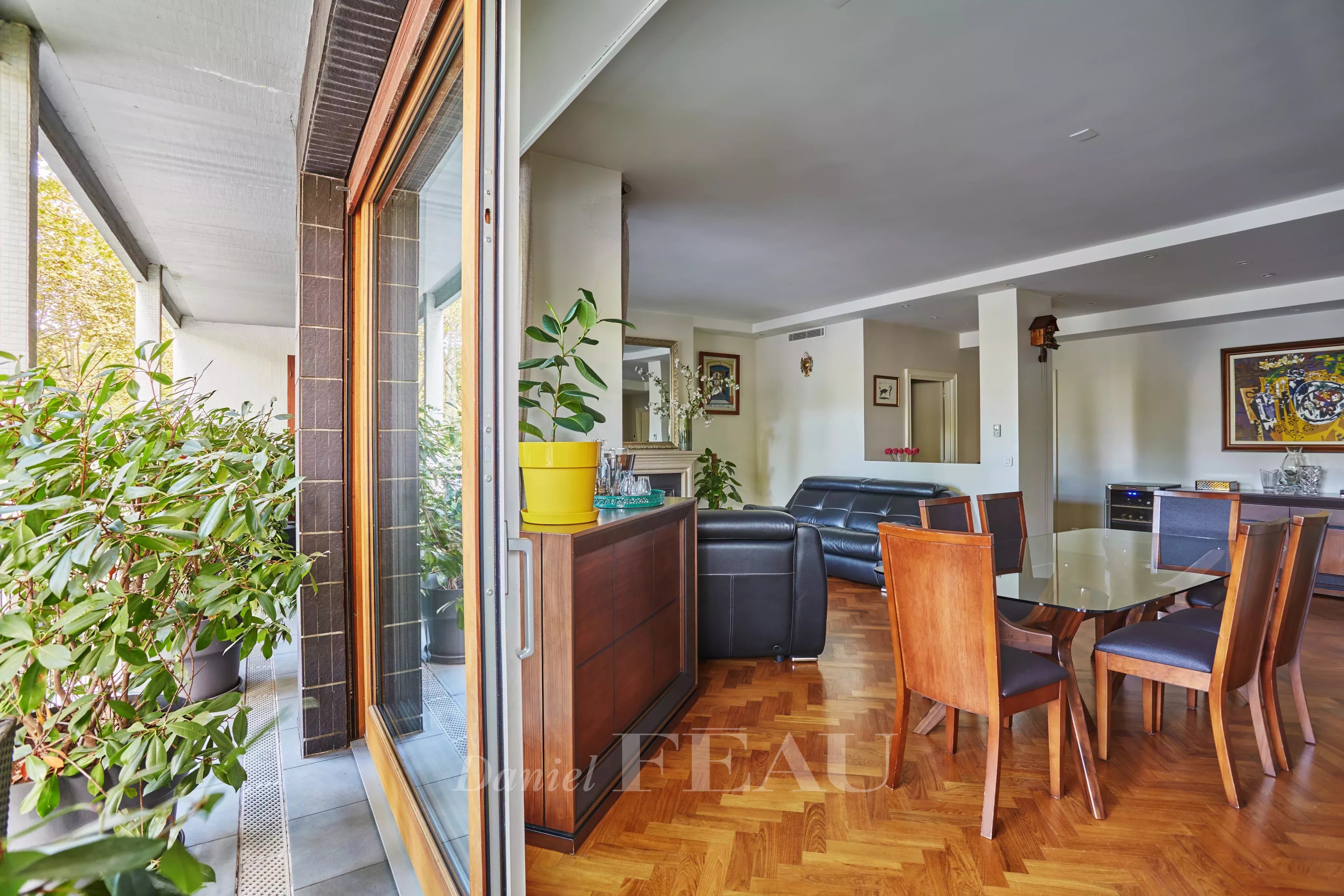 Sale Apartment Paris 16th