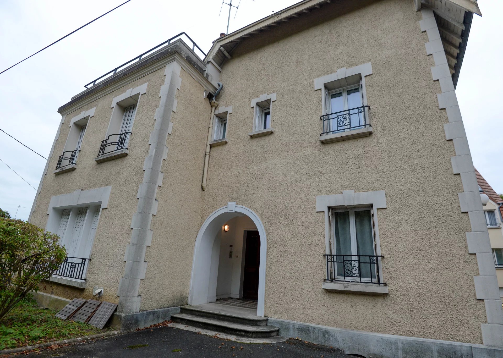 À vendre – Charmant studio lumineux avec grande terrasse privative et parking à Avon