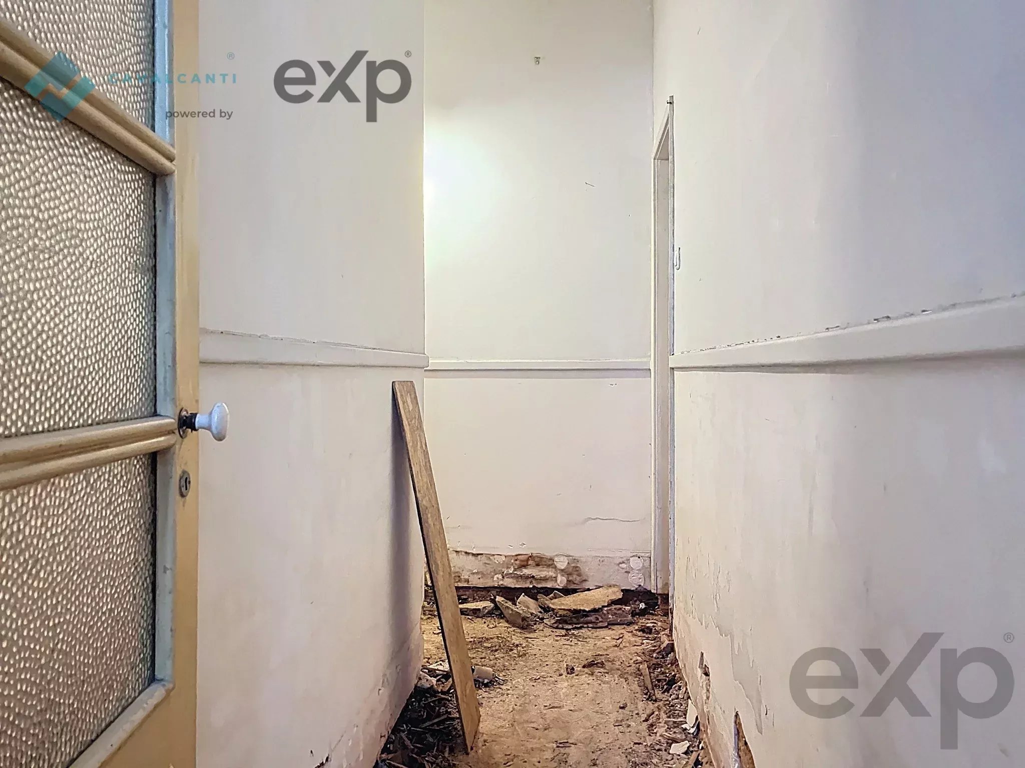 3-bedroom with charm and patio for renovation – Lisbon 86916807 image 18