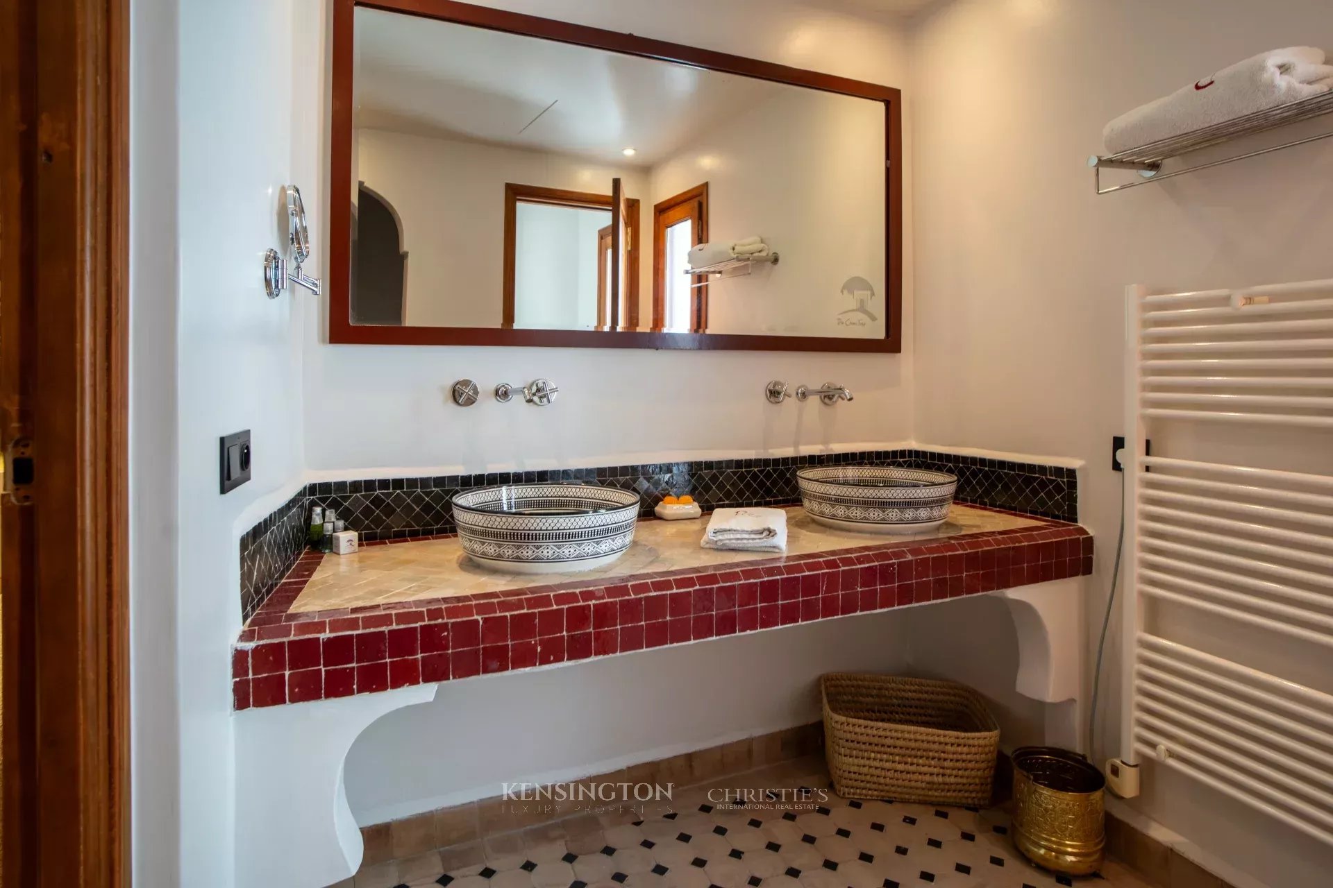 8 Bedroom Villa/Townhouse's Image 22