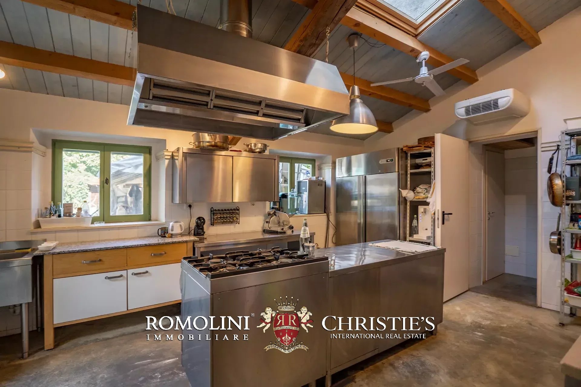 10 Bedroom Villa/Townhouse's Image 69