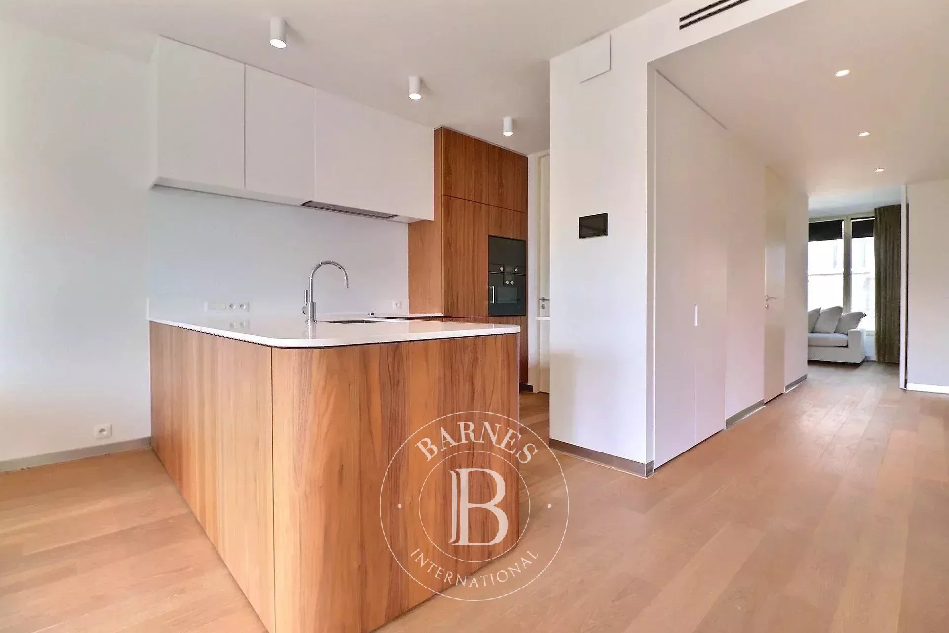 Toison dOr - Penthouse 2ch meublé + terrasse + parking