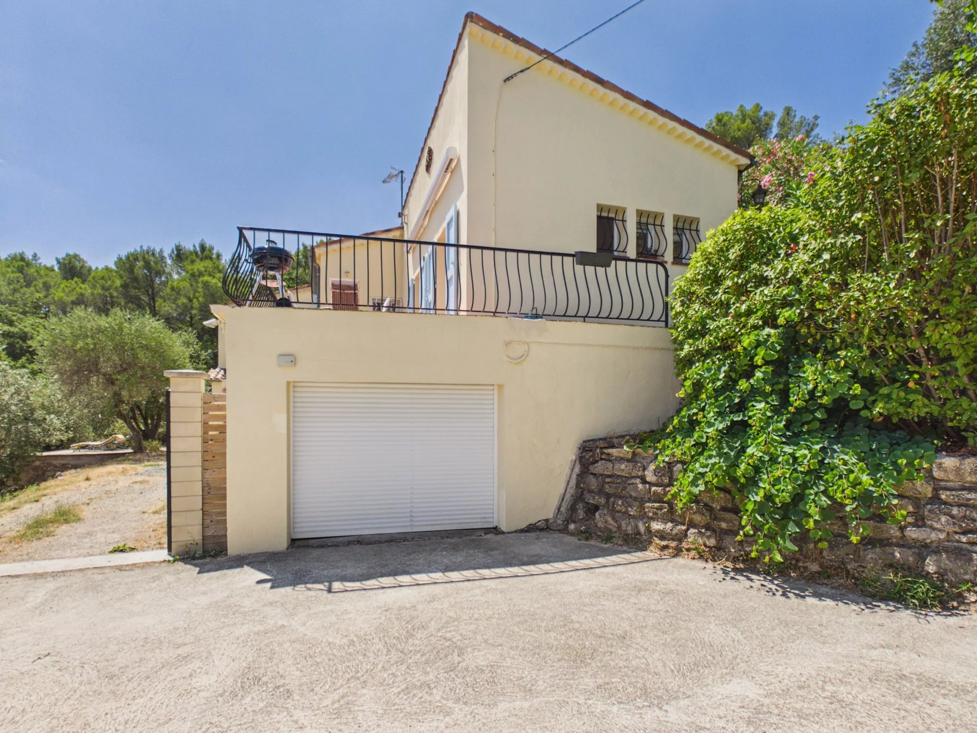 House with a view walking distance to the village - Seillans