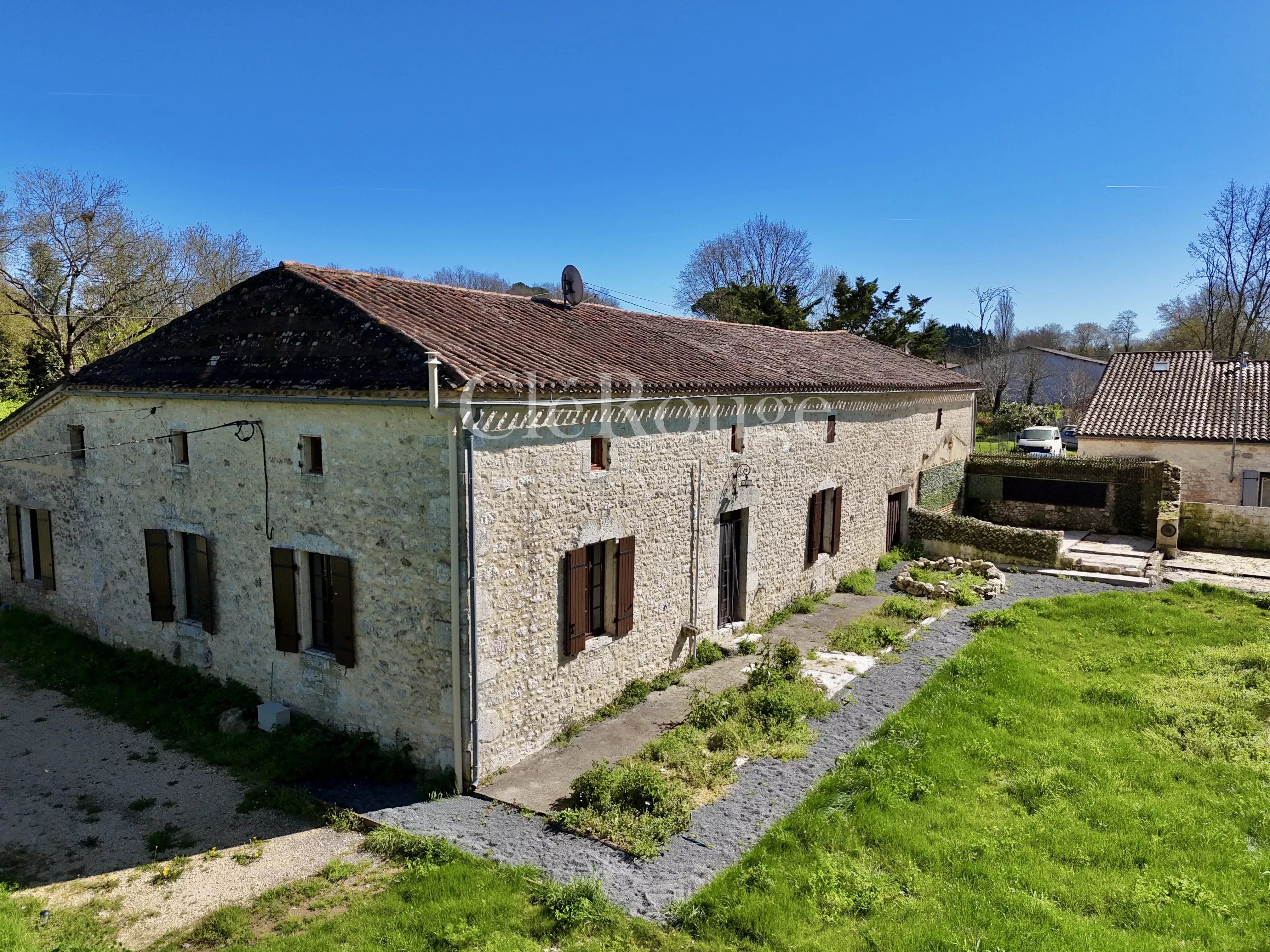 House in Duras - view 1