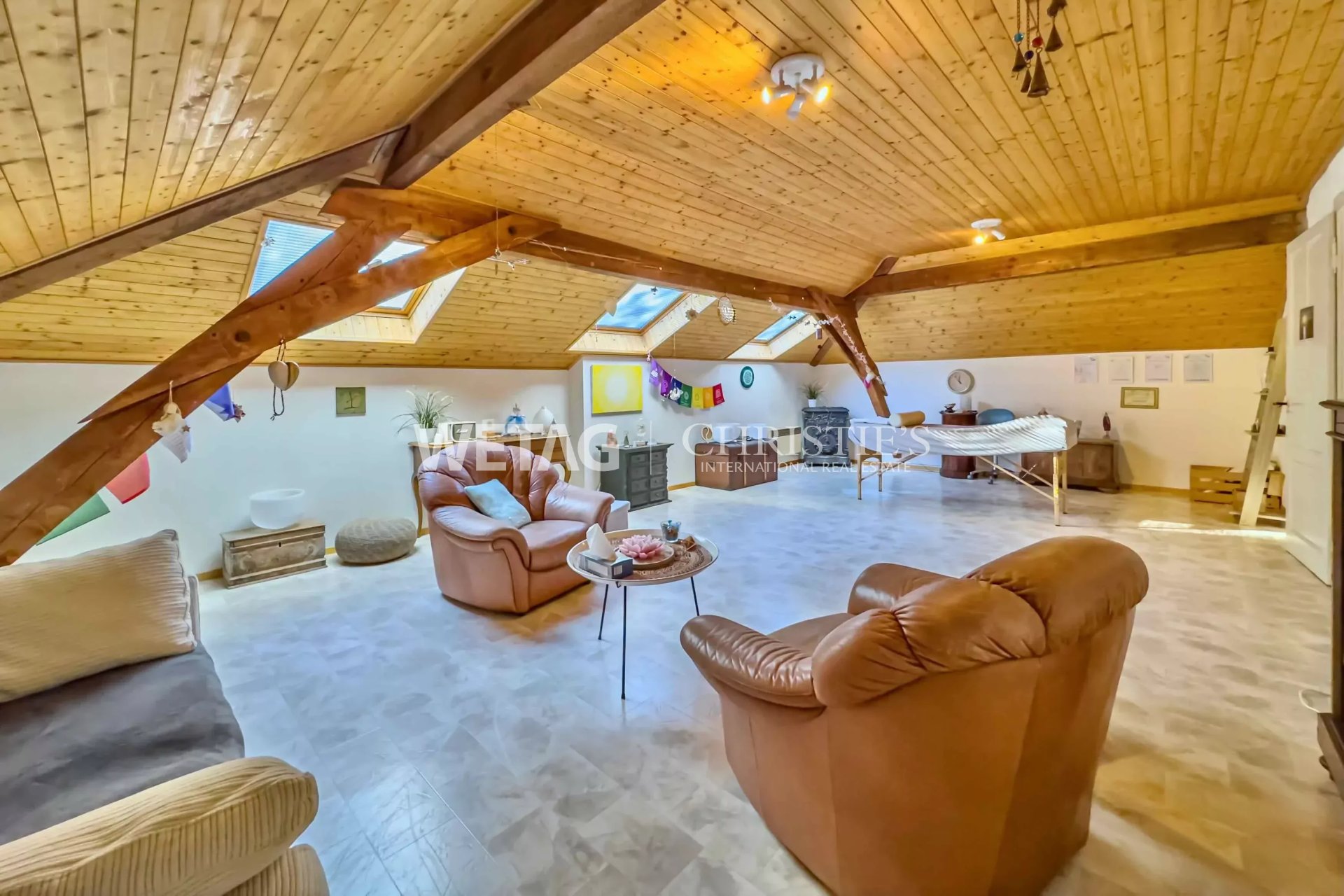 7 Bedroom Villa/Townhouse's Image 3
