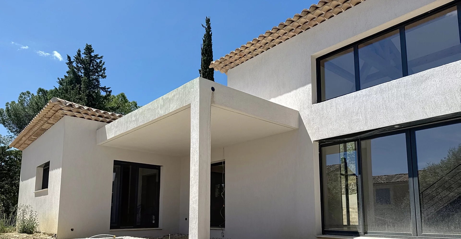 Exceptional in Cotignac : Contemporary luxury a short walk from the village