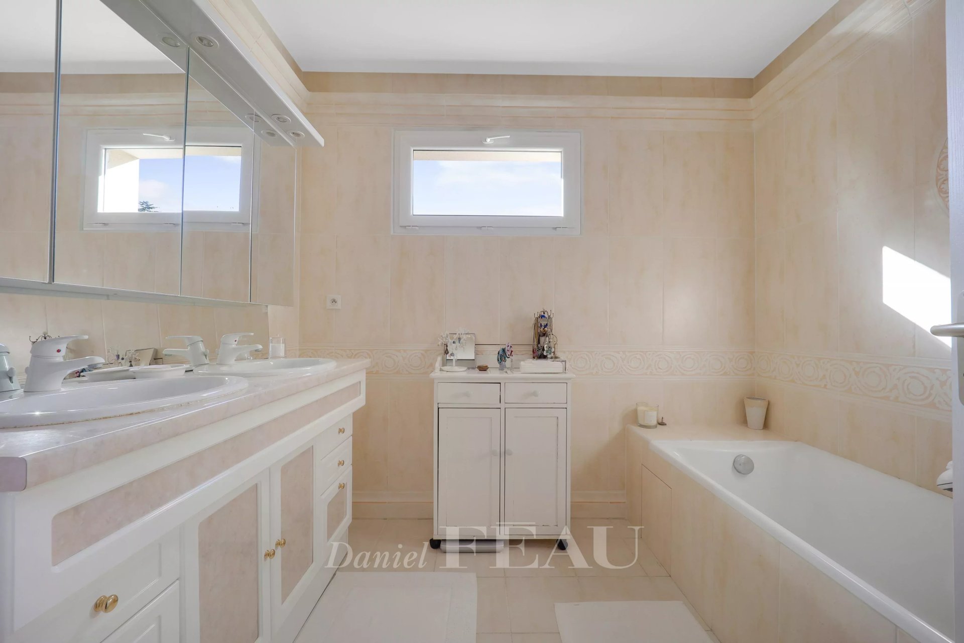 4 Bedroom Villa/Townhouse's Image 12