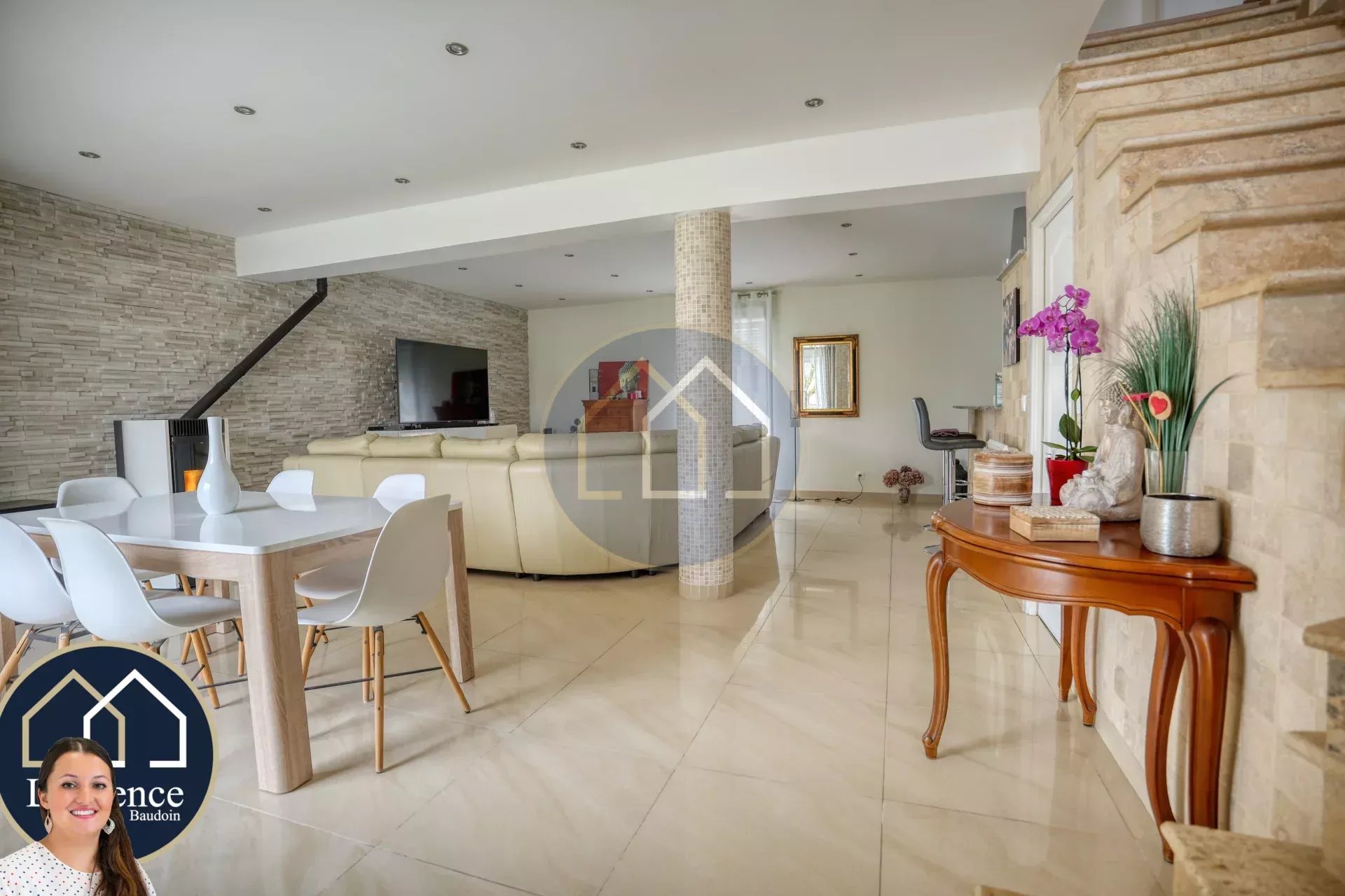 COUP DE CŒUR ASSURÉ – MAISON FAMILIALE RÉCENTE AUX BEAUX VOLUMES, 5 chambres,– 10 min Dreux / Houdan, jardin 1024m2, 5 chambres
