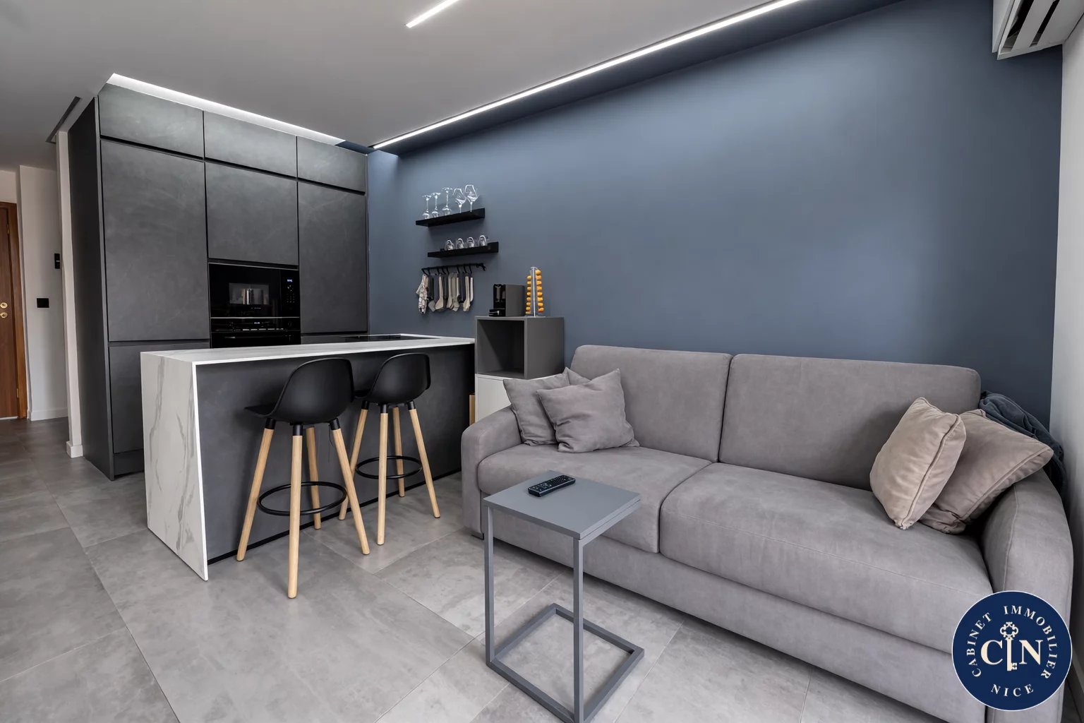 Studio rénové – Terrasse – Quartier Saint-Sylvestre - Photo 3