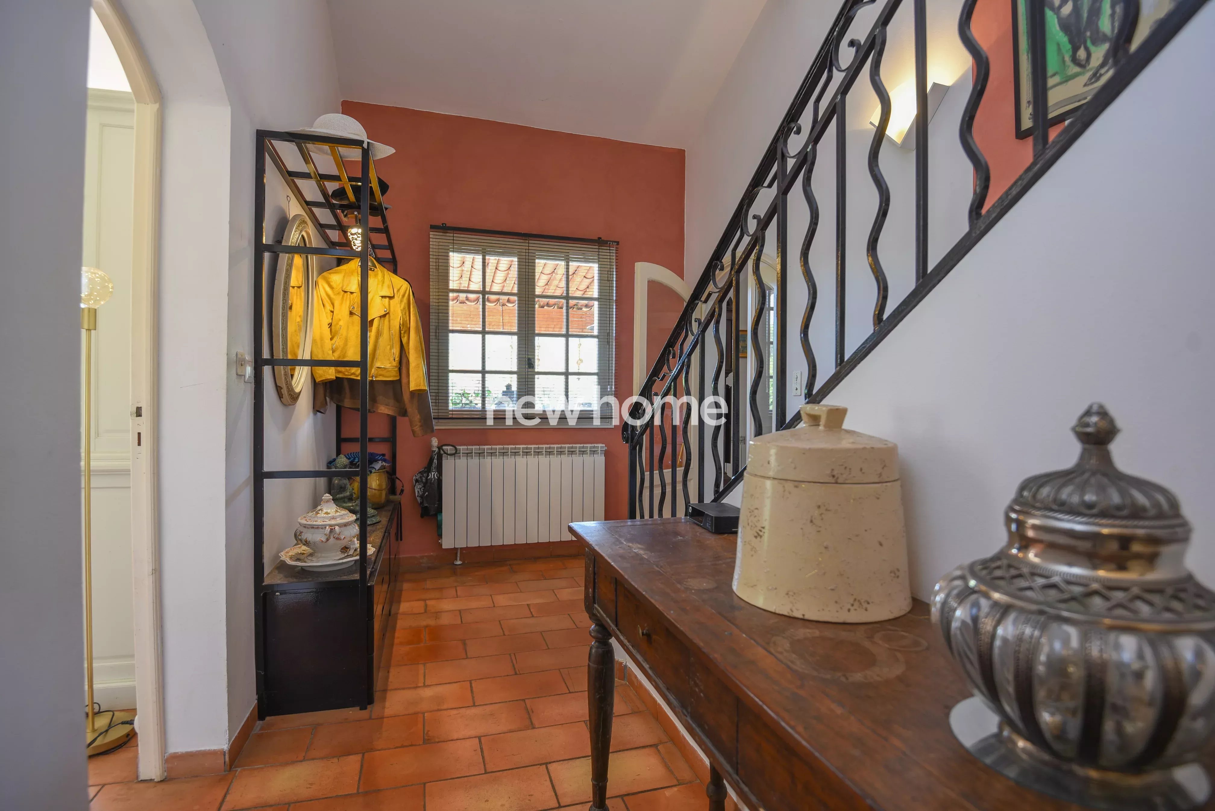 Maison spacieuse sur un terrain vaste et arboré