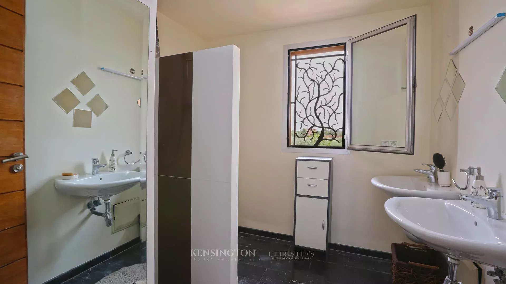 4 Bedroom Villa/Townhouse's Image 29