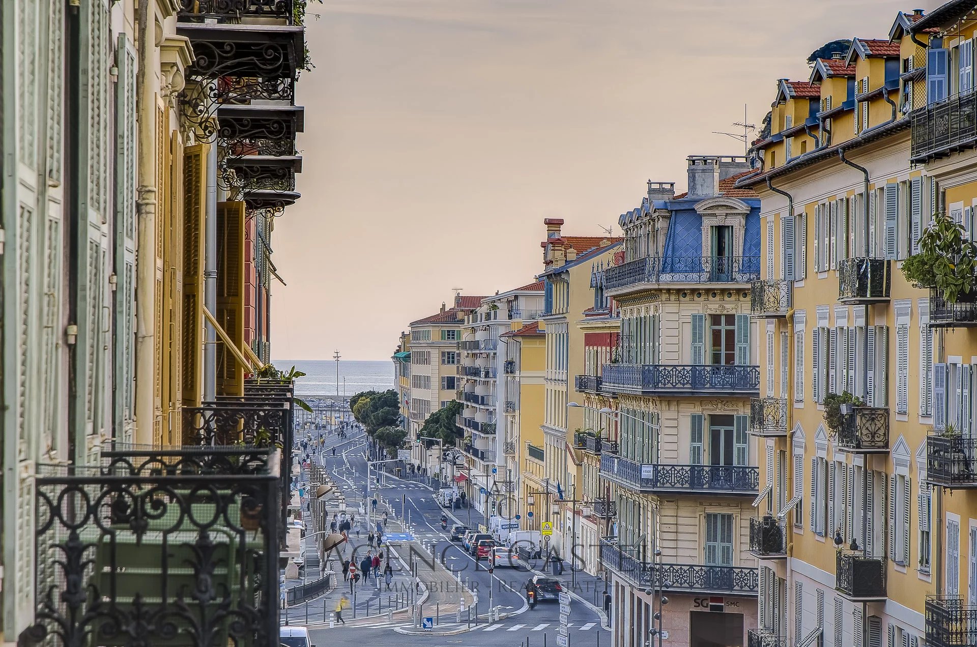 NICE LE PORT - 4 PIÈCES AVEC BALCONS