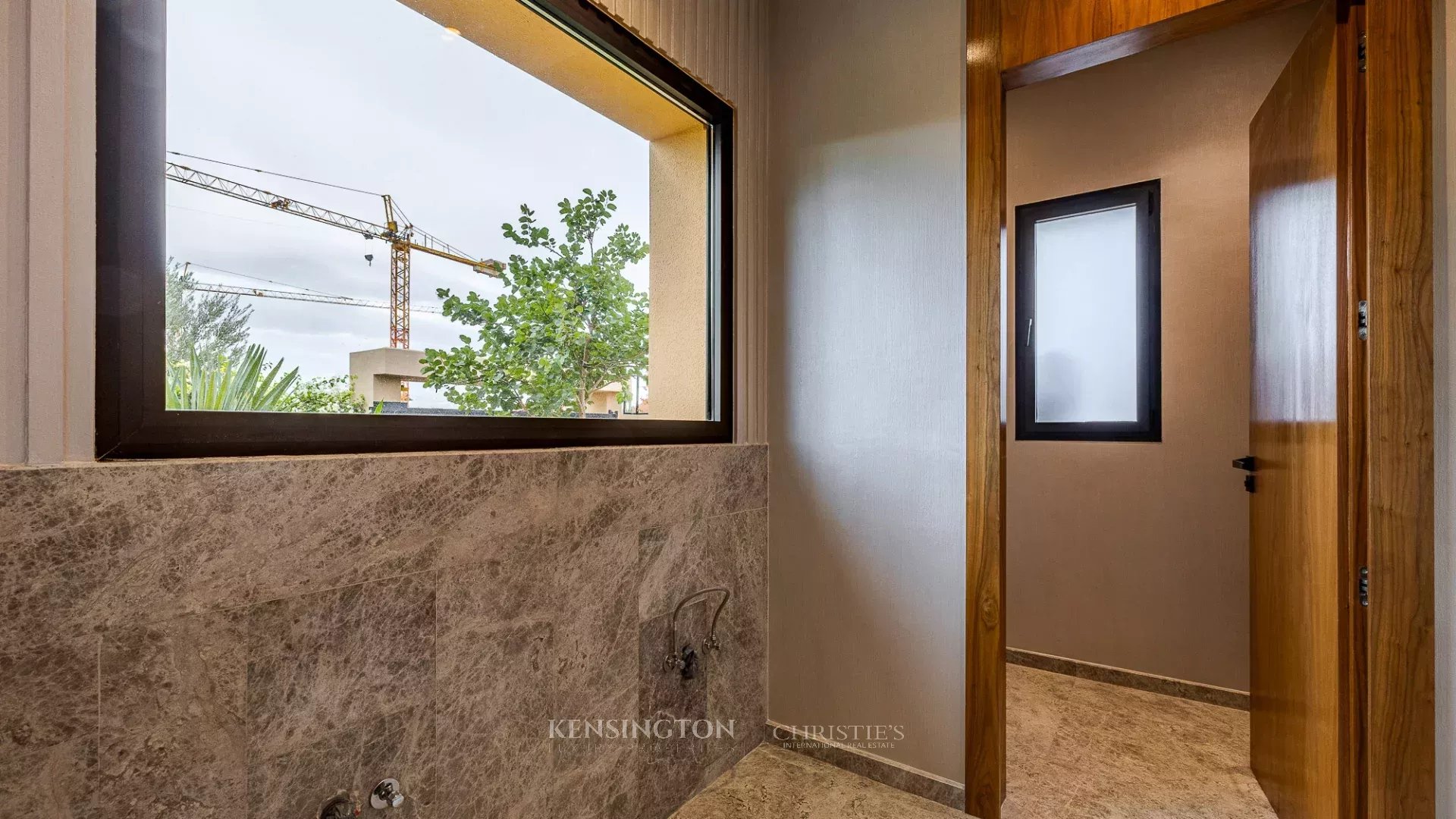 5 Bedroom Villa/Townhouse's Image 4