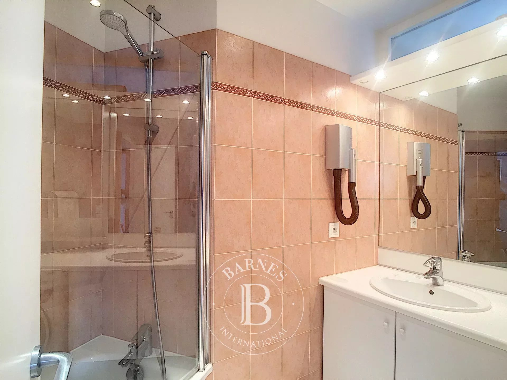 Daire Paris 8ème - picture 8