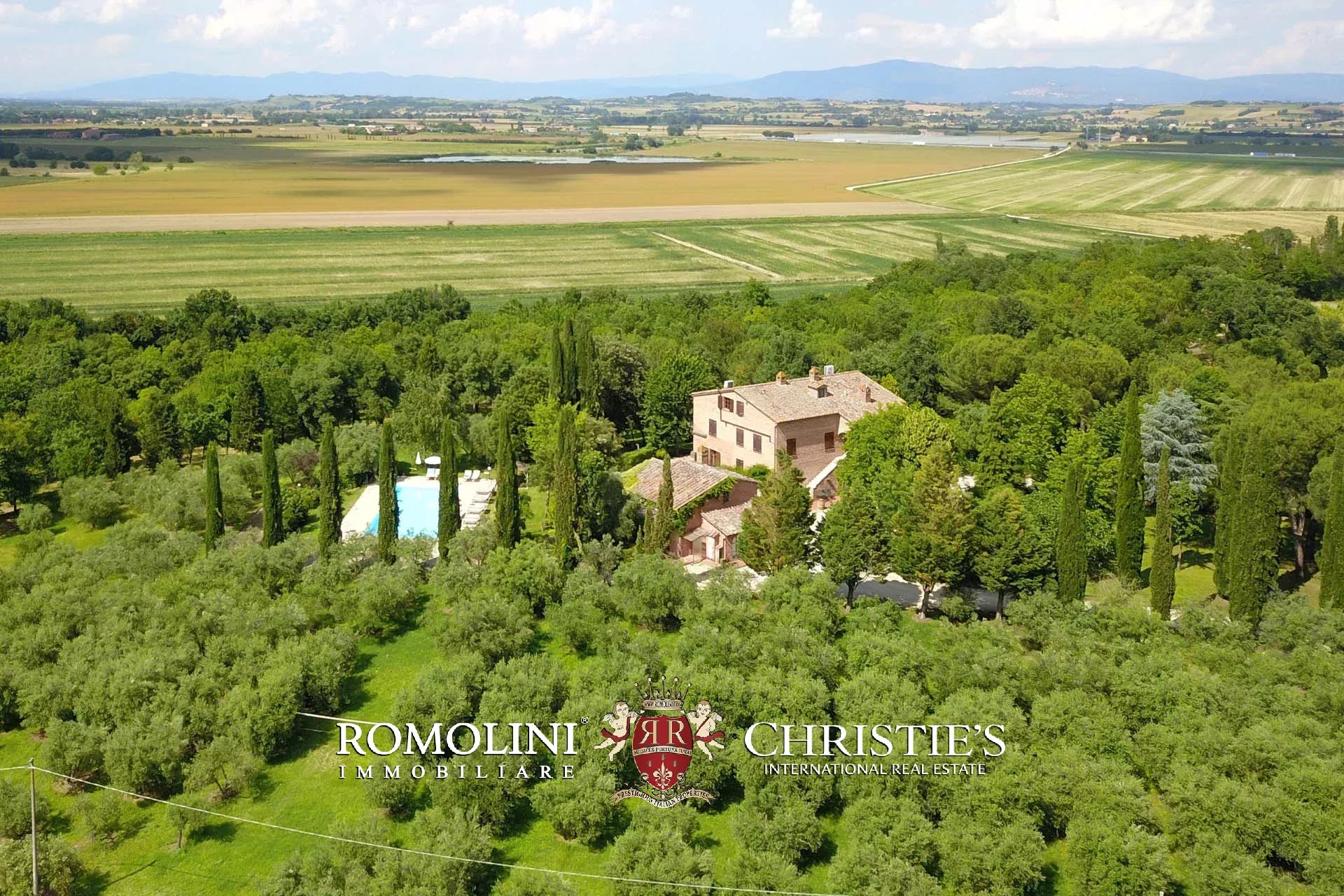 34 Bedroom Vineyard's Image 5