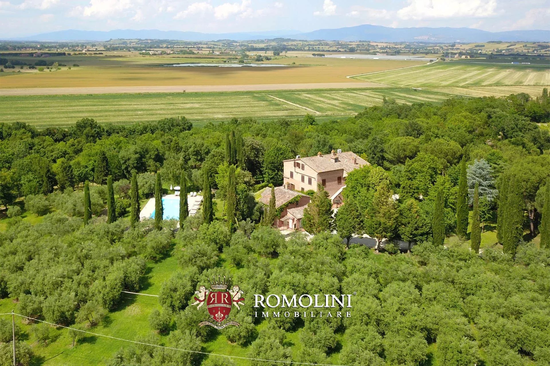 34 Bedroom Vineyard's Image 5
