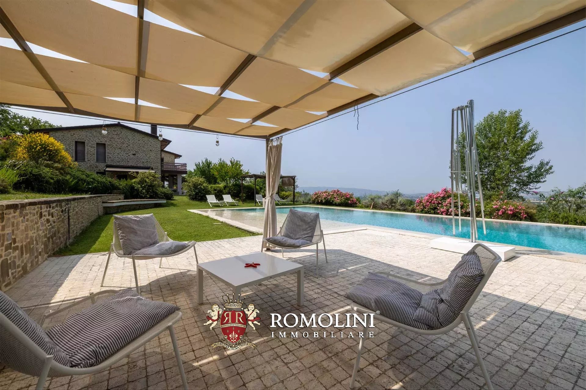 5 Bedroom Villa/Townhouse's Image 9