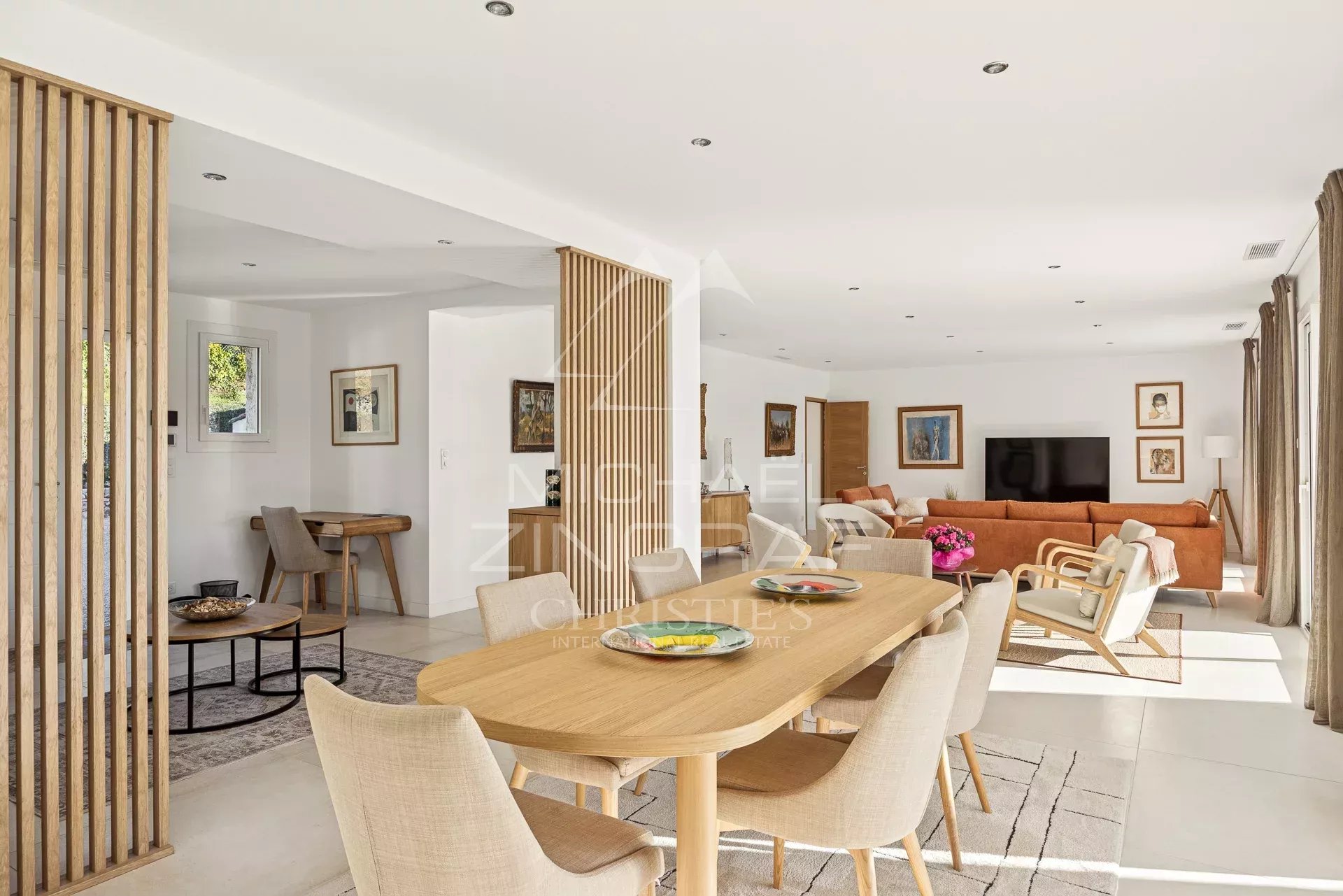 6 Bedroom Villa/Townhouse's Image 5