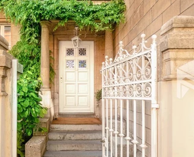 Agence immobilière de EIRES REAL ESTATE SARL