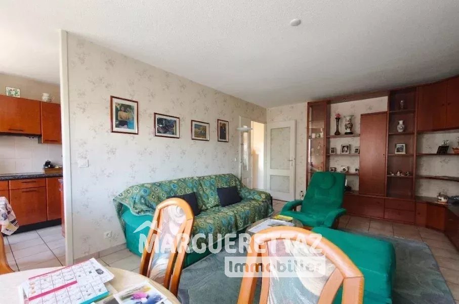 Ville-la-Grand : Spacieux T4 de 91 m² avec extérieur et garage double